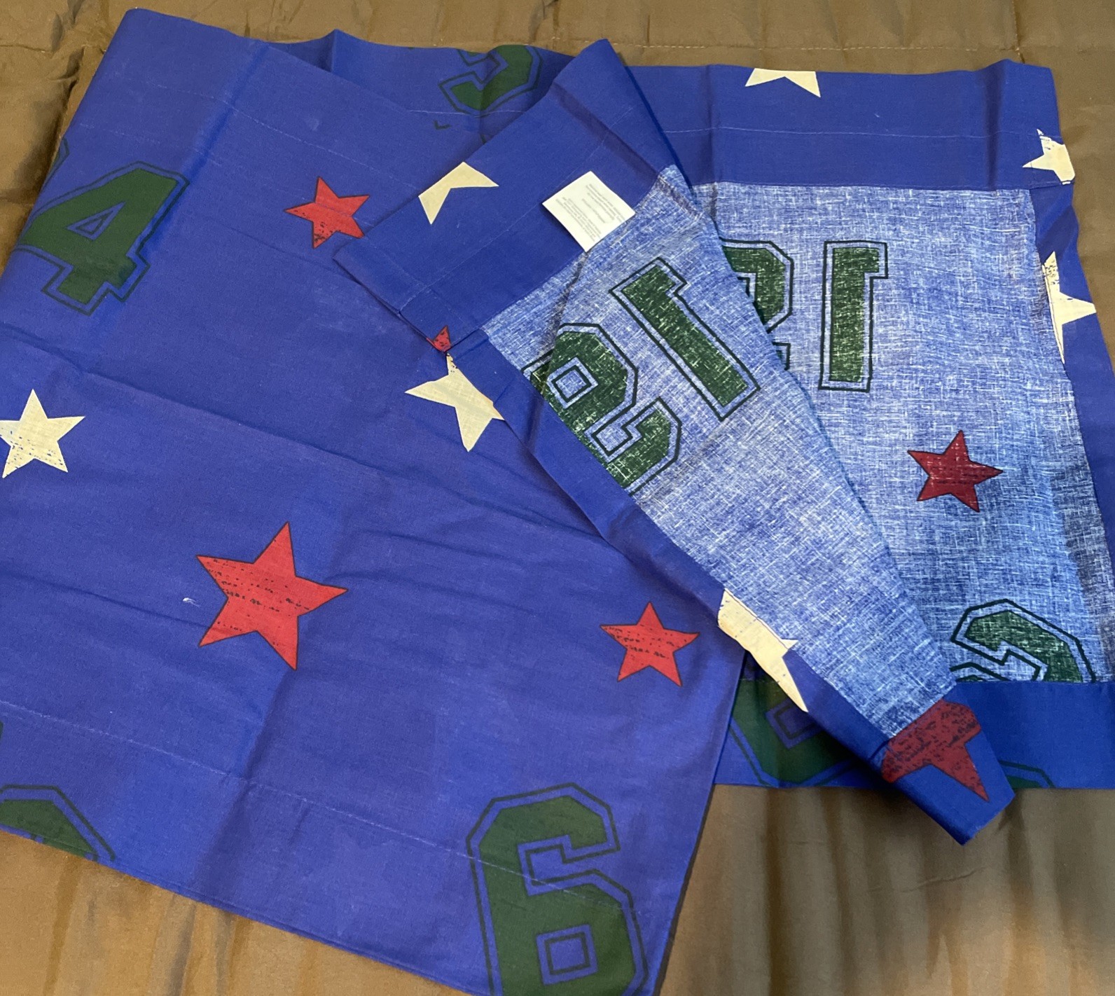 Sonoma curtain valance-navy w/ stars & numbers-80 in X 18 in-new