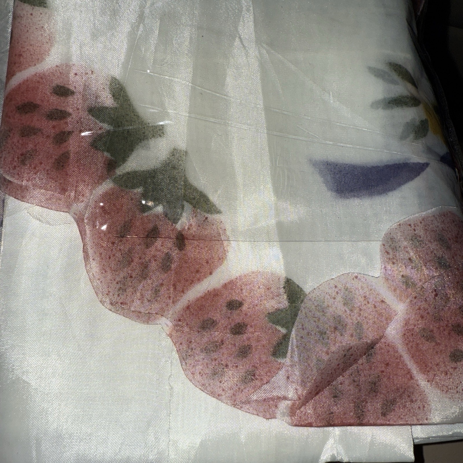 Vintage Today’s Living Strawberry Airbrush Kitchen Curtain Set 60×36 Swag Tiers