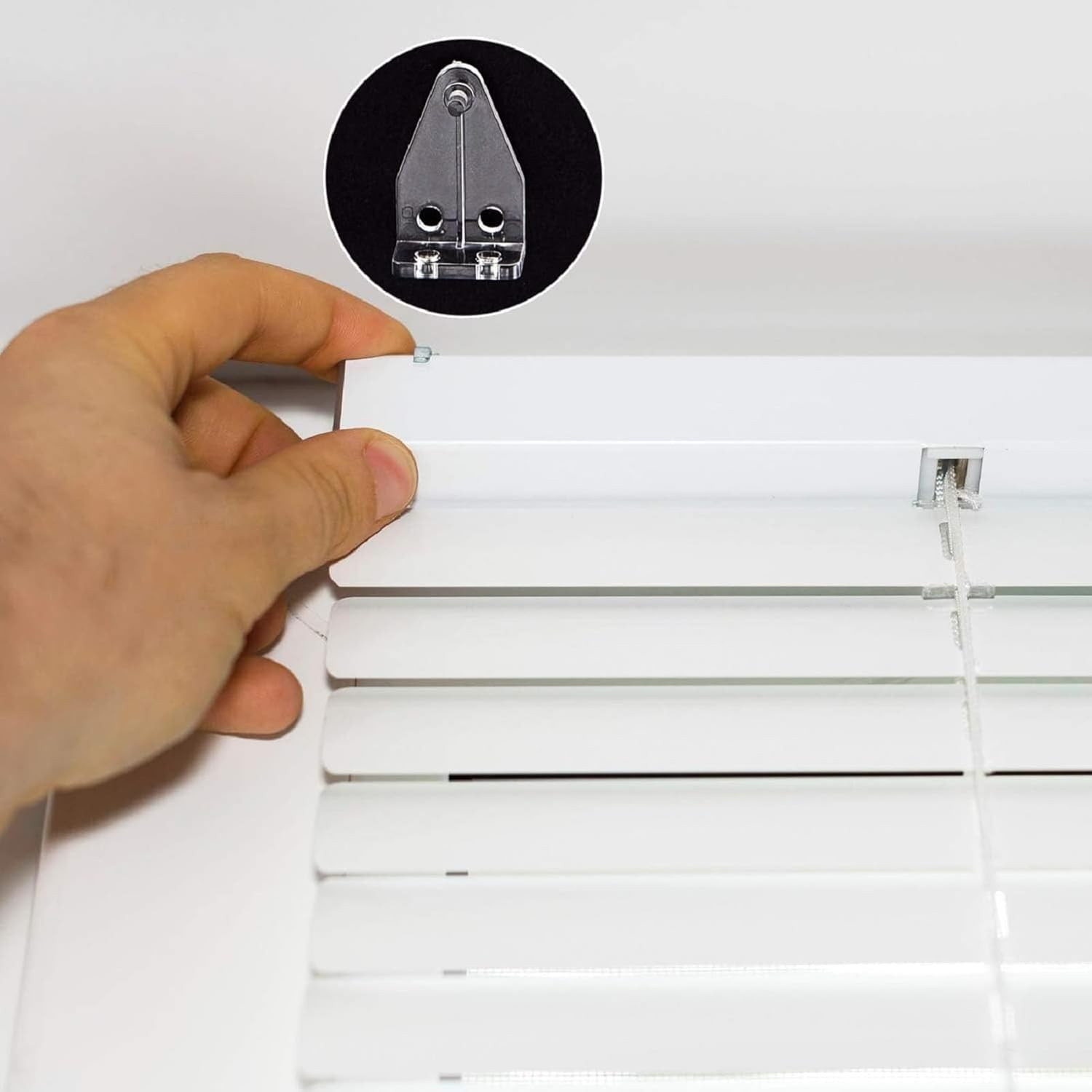 BBTO 40 Pcs 1 Inch Blind Hold down Brackets Clear Plastic Blinds Hooks Bottom Ra