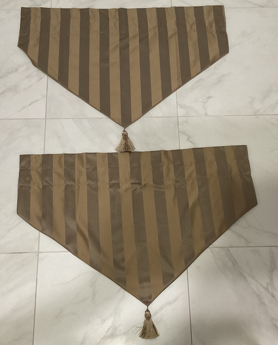 Waterford Gold/Champagne Stripe Ascot Valences w Tassel 40”x25”/Set Of 2