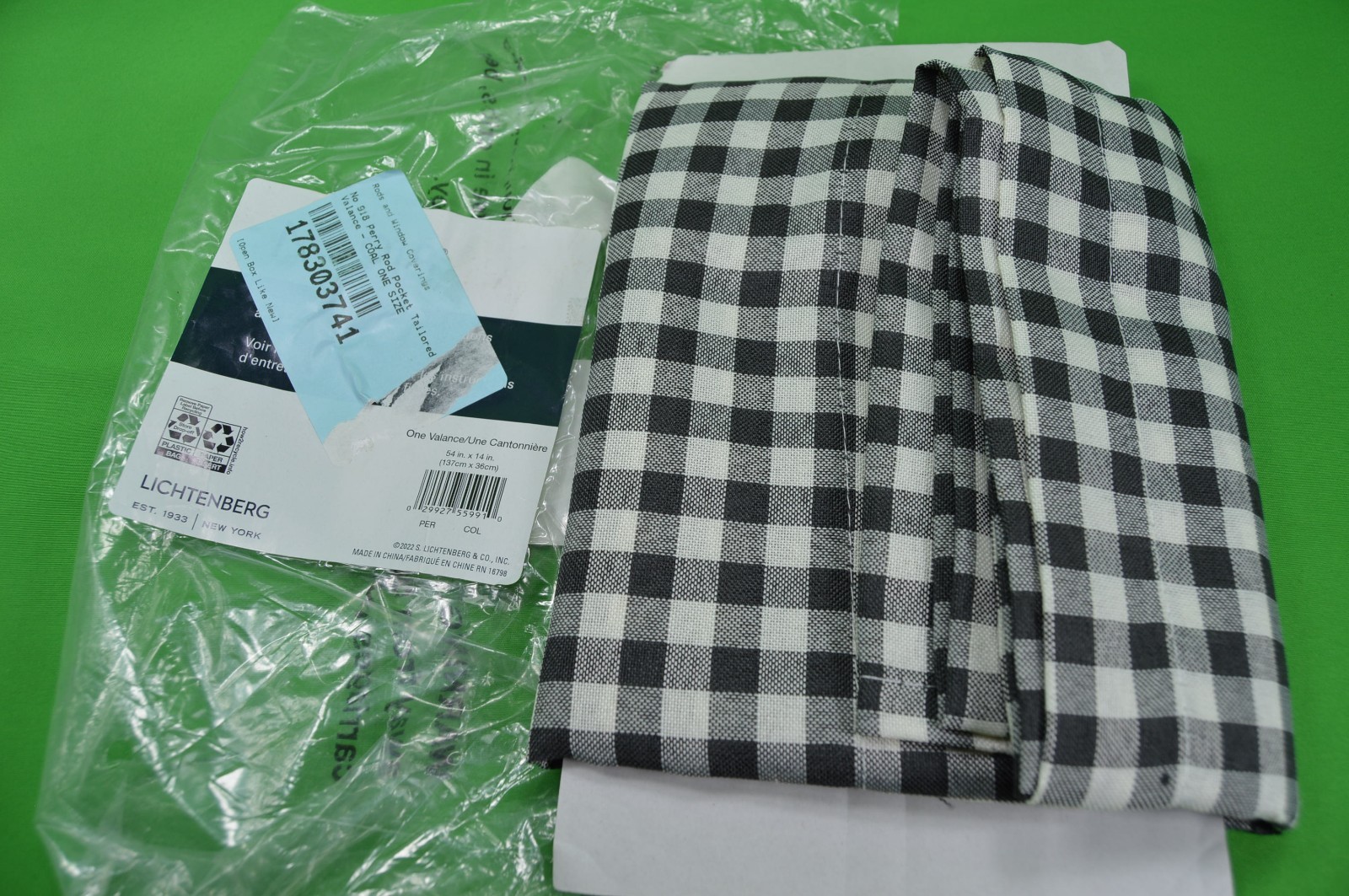Lichtenberg Black Gingham Checkered Valance 54 x 14″, 1 1/2″ Rod Pocket, NEW