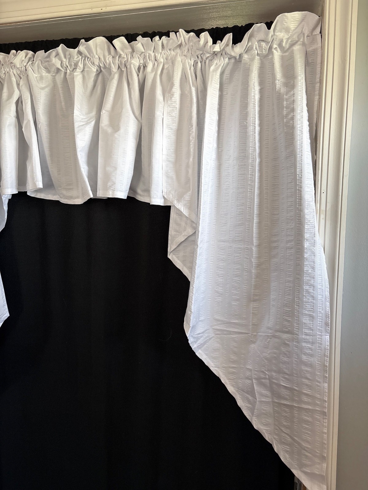 White Window Swag & Valance Set Textured 3-Piece Curtains 28″x40″ & 56″x15″