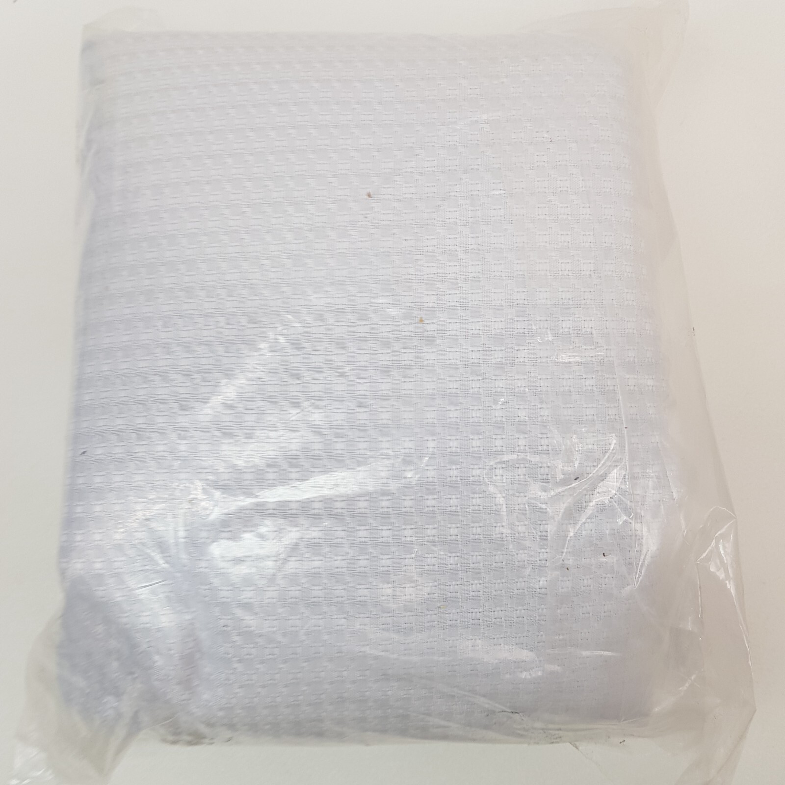 Sun Zero Blackout White Array Woven Dobby Draft Fleece 1 Panel Grommet 84″X 50″