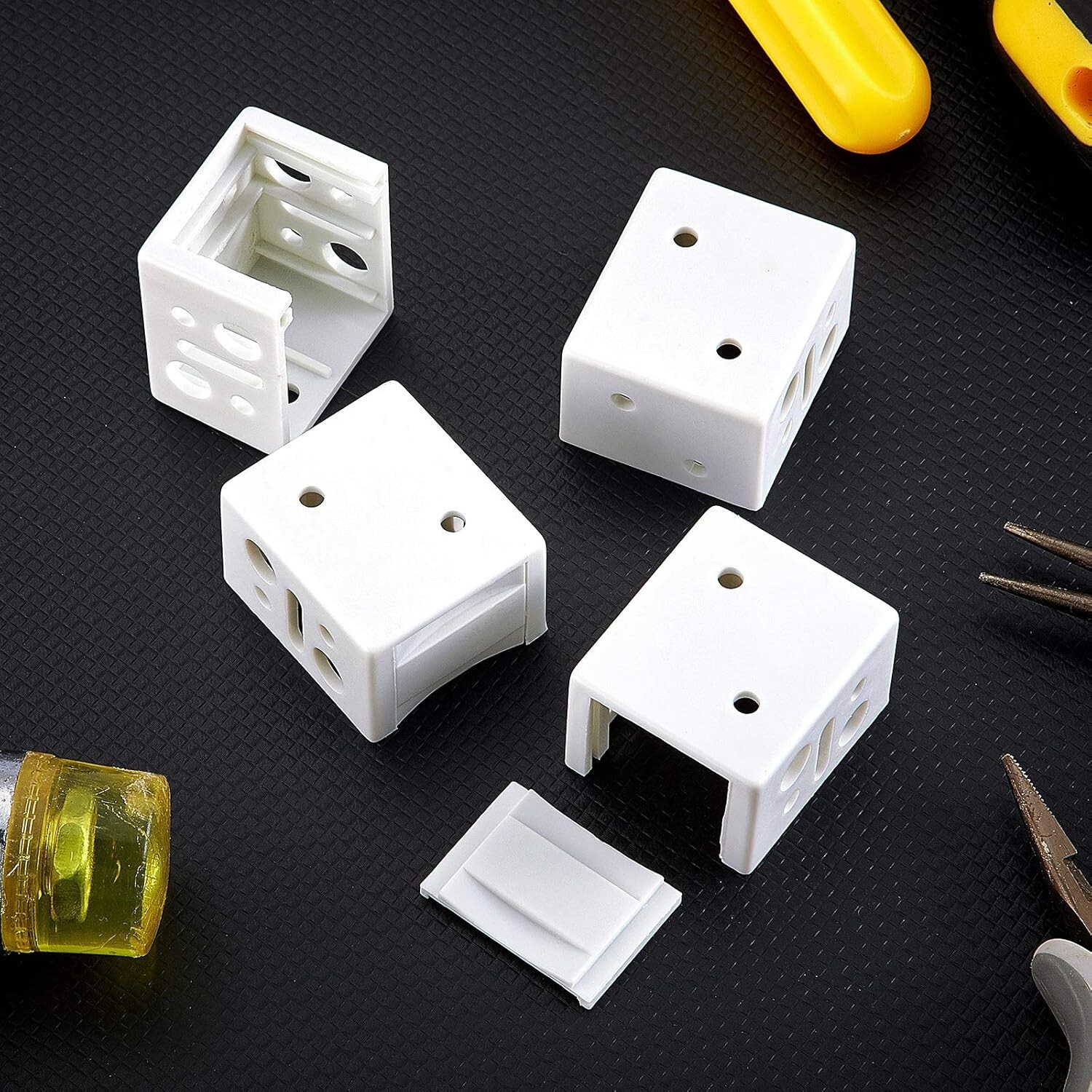 Lightweight 1-Inch Blind Brackets in White – Perfect for Indoor Installations