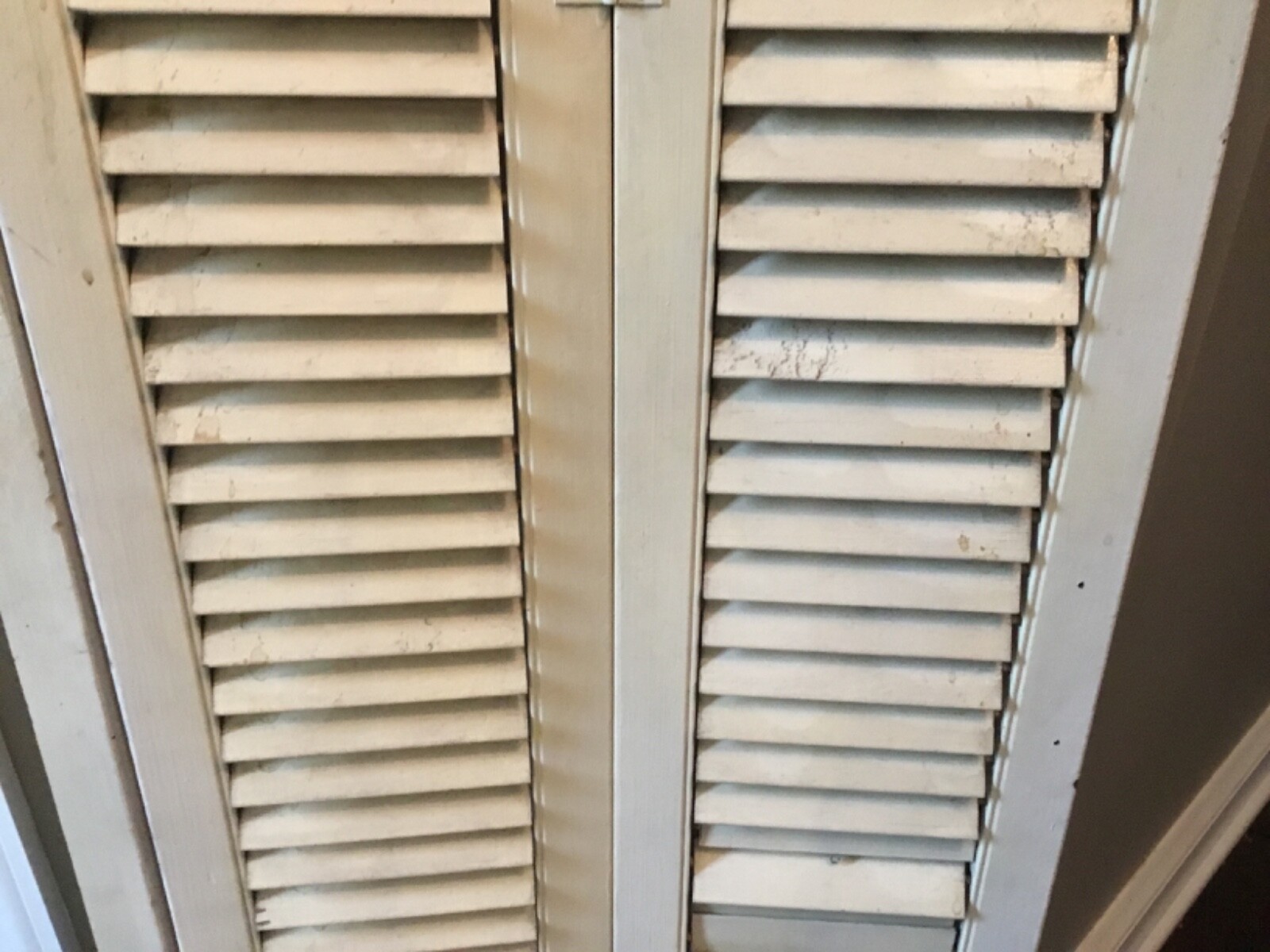 Vtg WINDOW SHUTTER Wooden interior LOUVER Plantation 33.75 Wx 18”T Chippy shabby