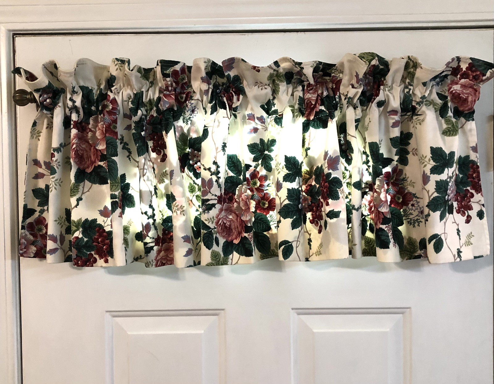 X2 Waverly Pleasant Valley Floral Roses Grapes Leaves Valances 76”x15”