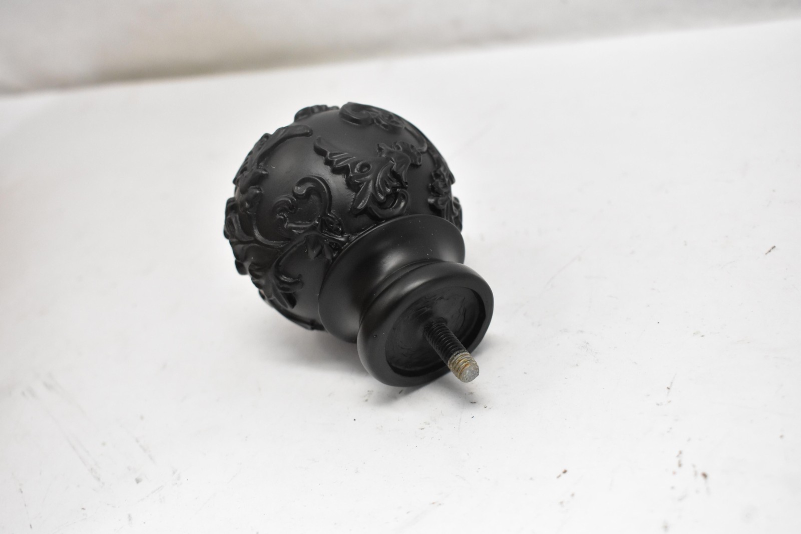ER1015-03 3672 Finials Black Cast Aluminum 2 Pack Screw-On Vine 1 Inch