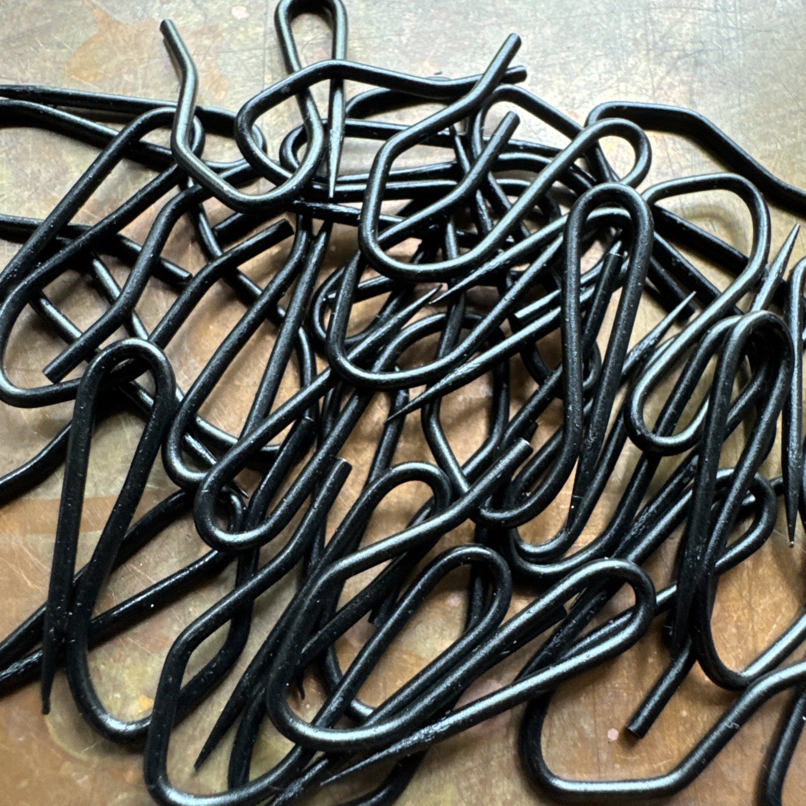 30 Black Steel Curtain Rings W/ Eyelets Hooks 1-1/2″ OD 1-1/4″ ID NOS LOT