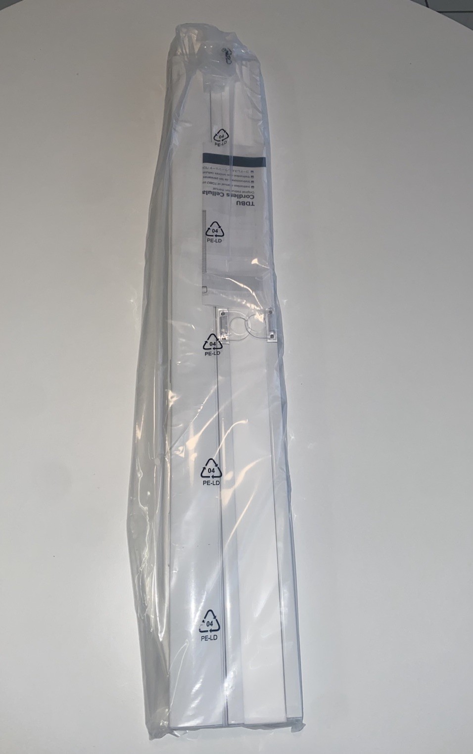 Cordless TDBU Cellular Shades White 29” x 48” Light Filtering / Blackout
