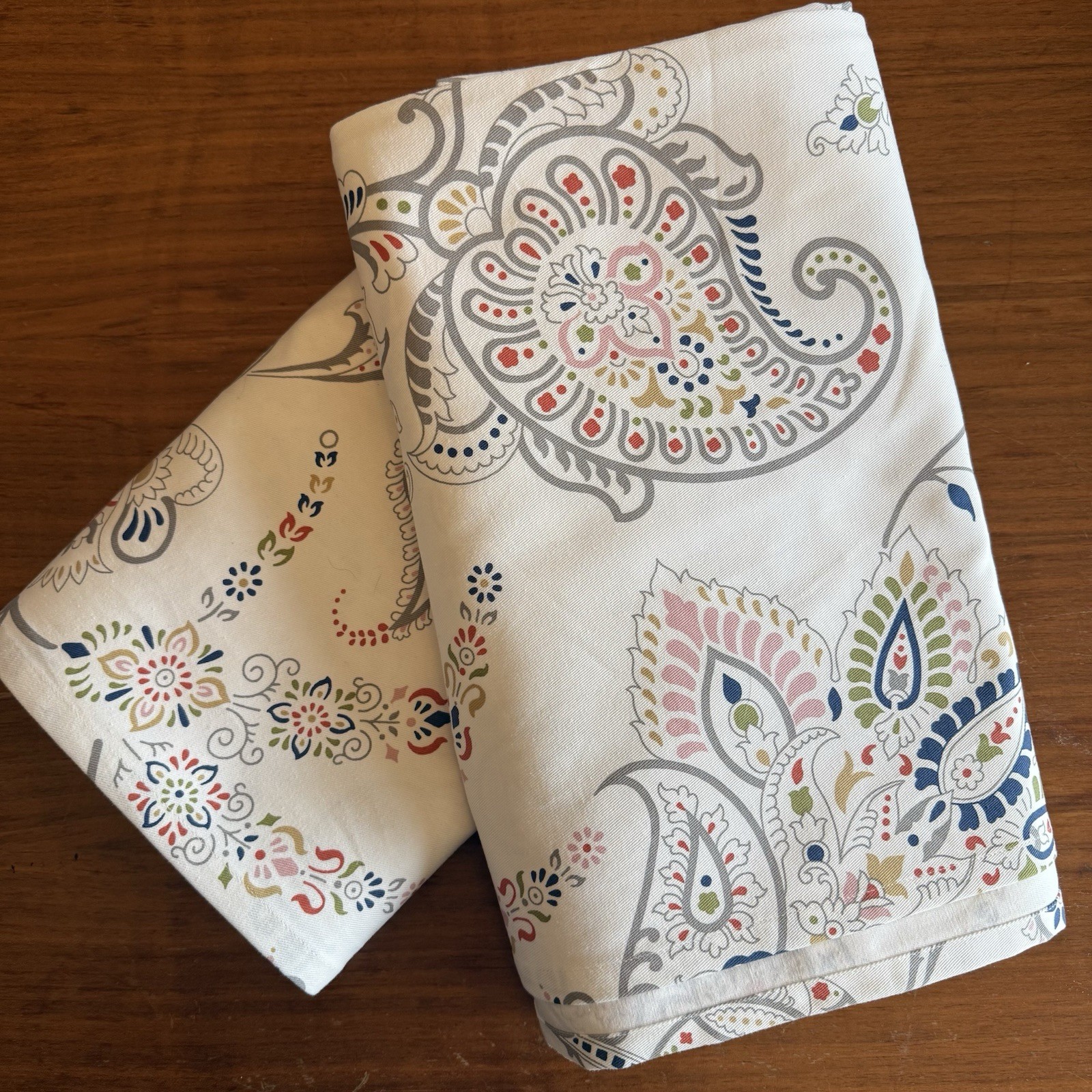 Ikea PUSSMUN Curtains 2 Panels 1 pair 57×98 White/Multicolor Paisley 405.736.38