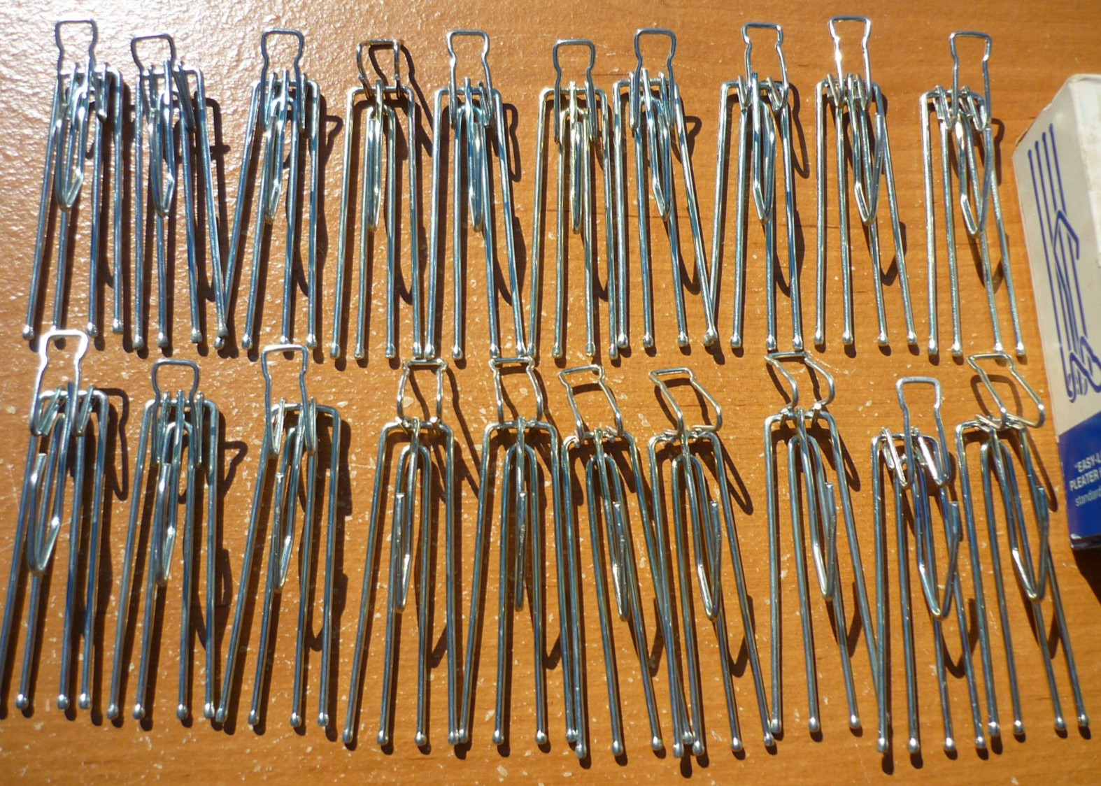 (10) Vintage Kirsch “Easy-Lok” Standard Height Traverse Rod Pleater Hooks Clasps