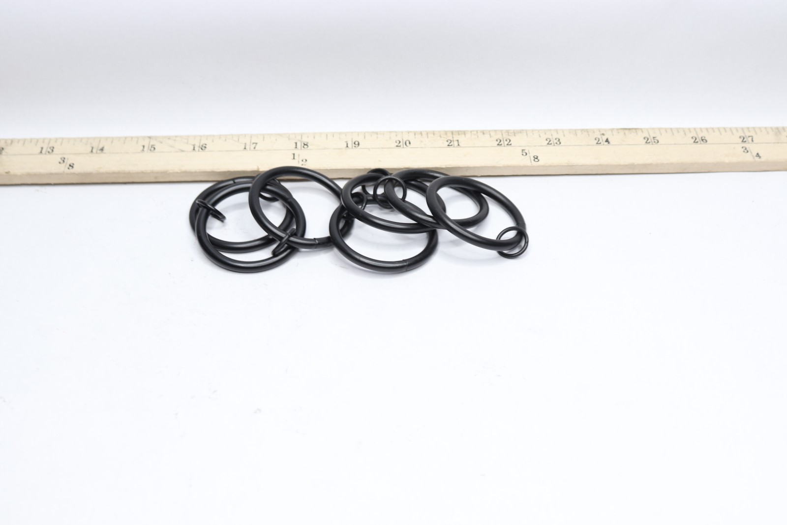 (7-Pk) Urbanest Curtain Ring Metal Black 1-1/2″