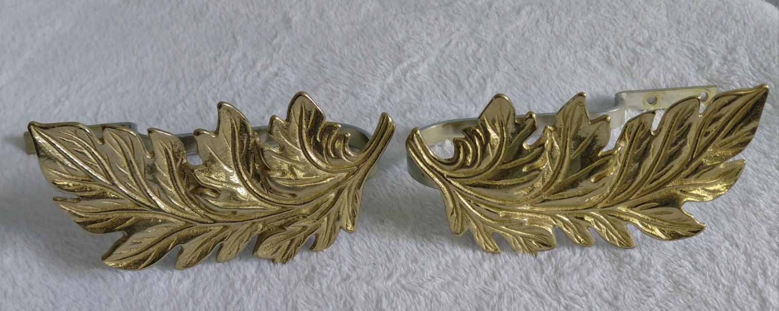 Vintage Brass Leaf Feather Gold Tone Curtain Holder Tie Backs Coat Hooks Estate