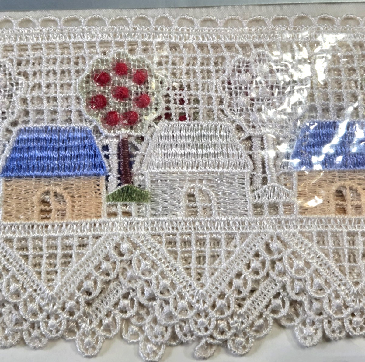 Vtg CHF & You Mainstreet Lace window Valance 60×14 Cottage Core House Tree NIP