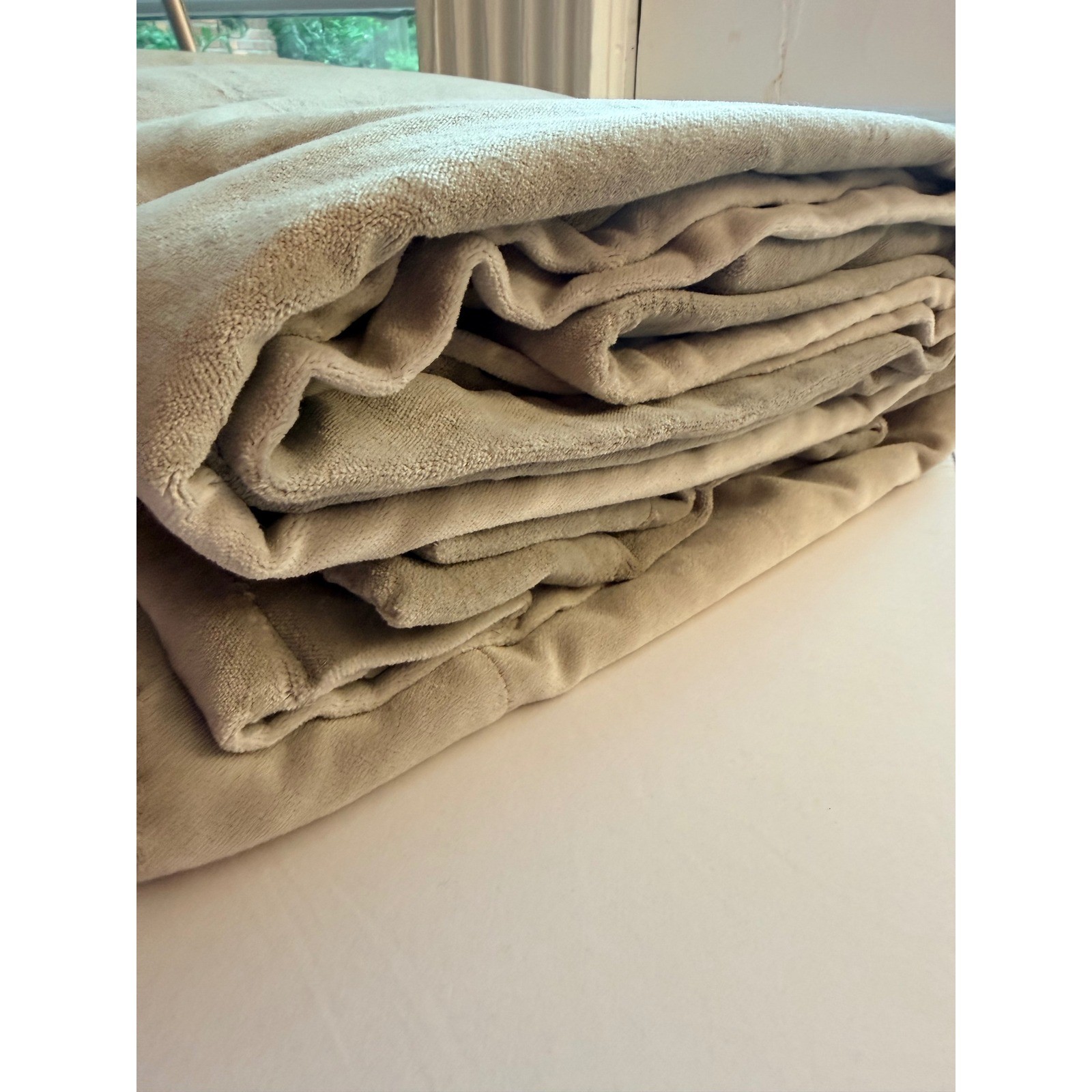 NWOT QUINCE Light Grey Room Darkening Cotton Velvet Modern Luxury Curtain 48×108