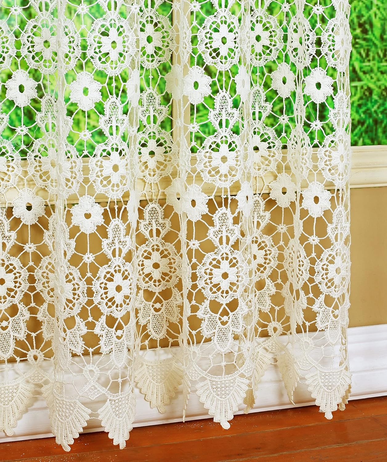 Medallion Macramé Tier 24″,Ecru, 35W x 24L