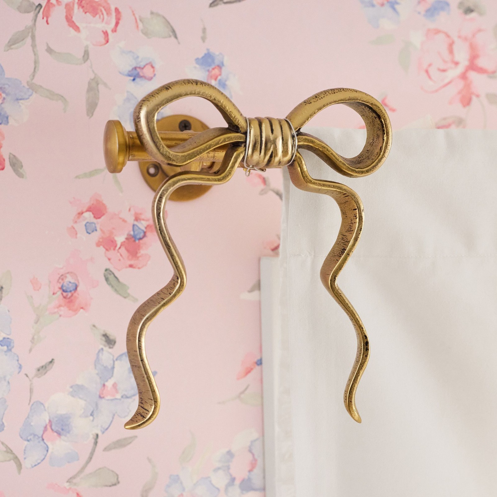 NEW Pottery Barn Kids LoveShackFancy Bow Single Curtain Rod Large, 28″-48″