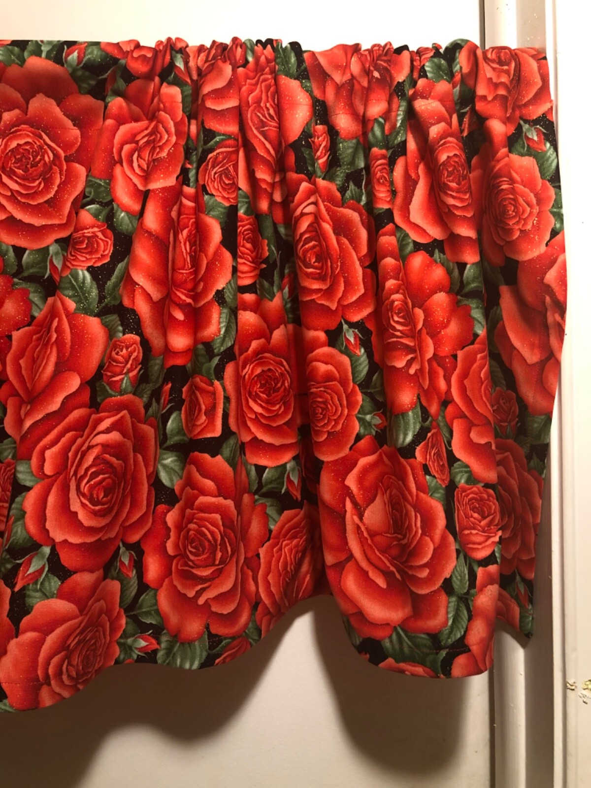 123Handmade Large Red ROSE Valance, 41 X 15 INCHES