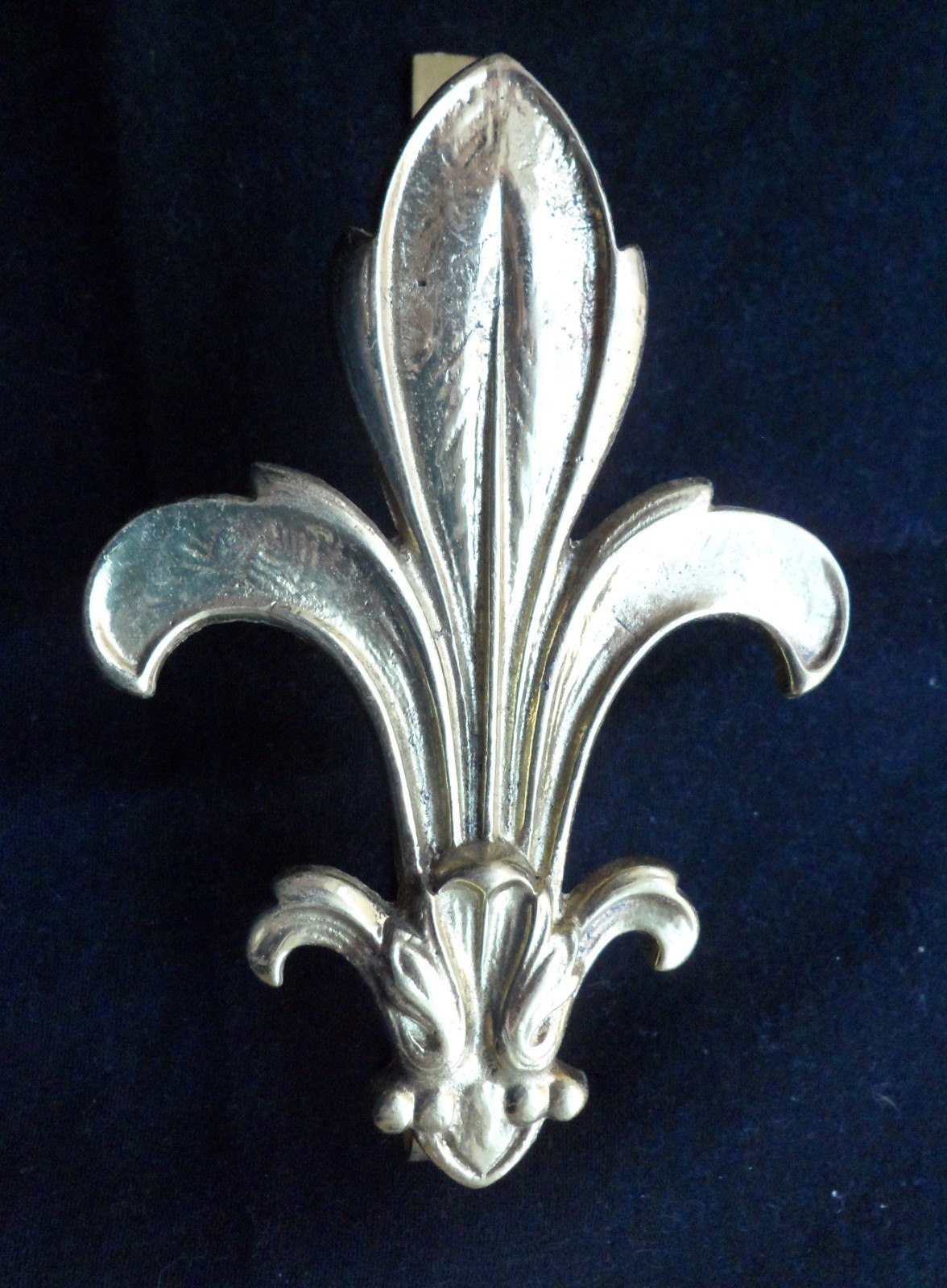 EHI LOT OF 11 VTG GORGEOUS SOLID BRASS FLEUR DE LIS DRAPERY CURTAIN HOLDBACKS