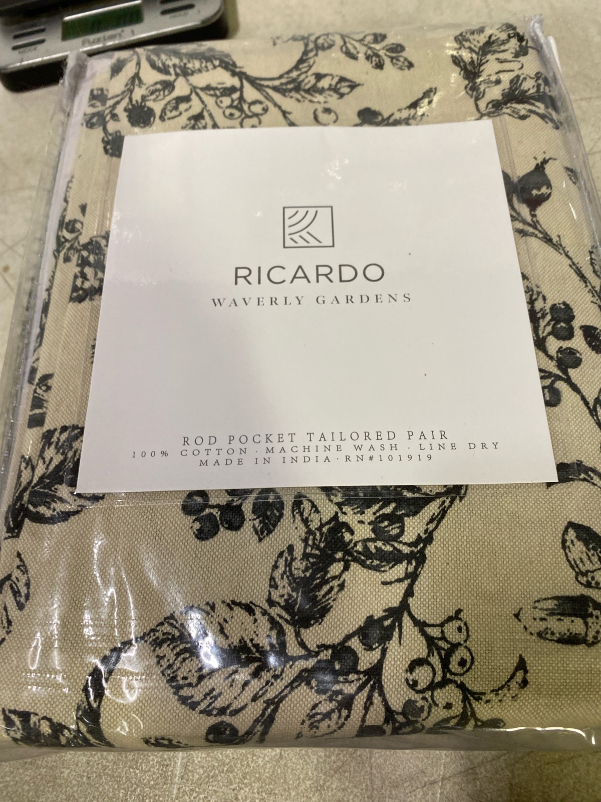 Ricardo 04410-70-284-91 Black Room Darkening Curtains, 42″x84″ (Set of 2)