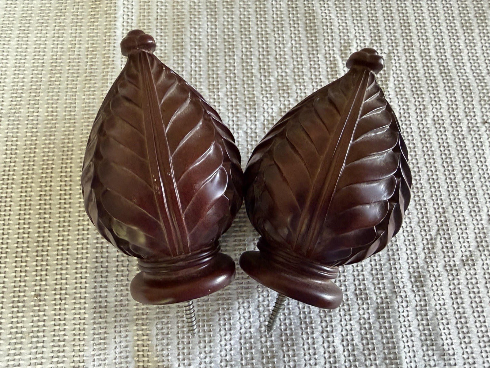 2x Wooden Drapery Curtain Rod Finials 2-1/2 in. Rod Solid Wood Mahogany Leaf