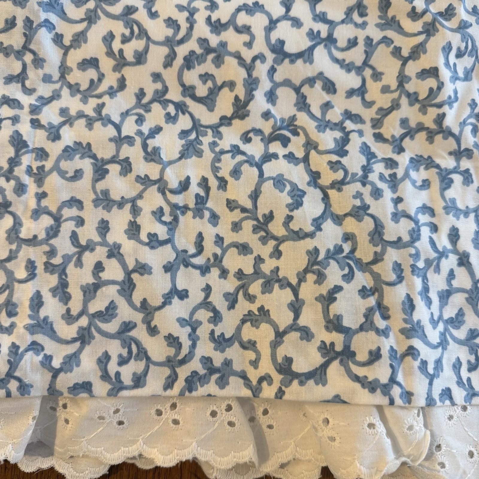 Vtg Croscill Balloon Curtain Valance Blue White Scroll Eyelet 17×84 NEW Open PKG
