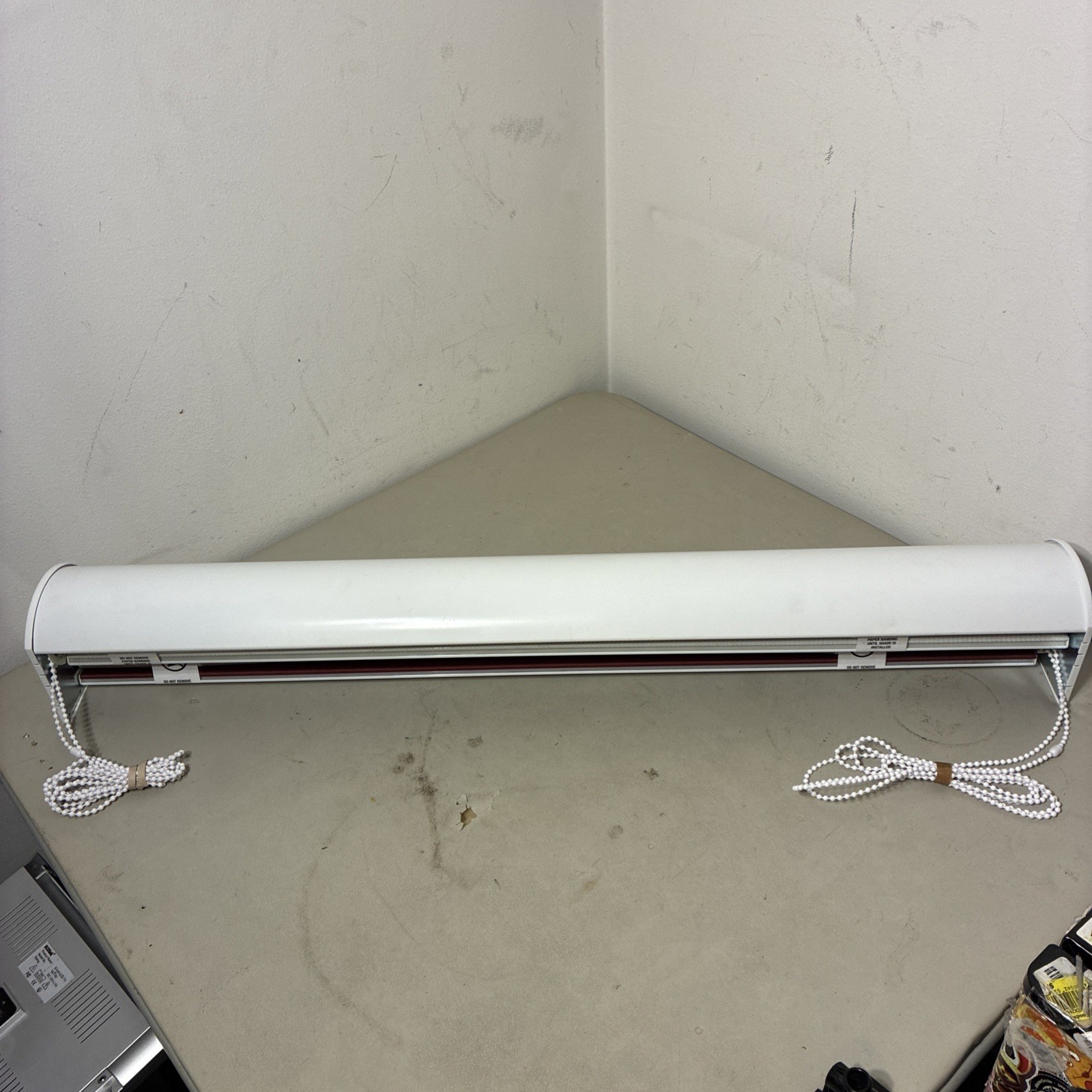 NEW Hunter Douglas Silhouette Window Shade White Maroon Size 37”