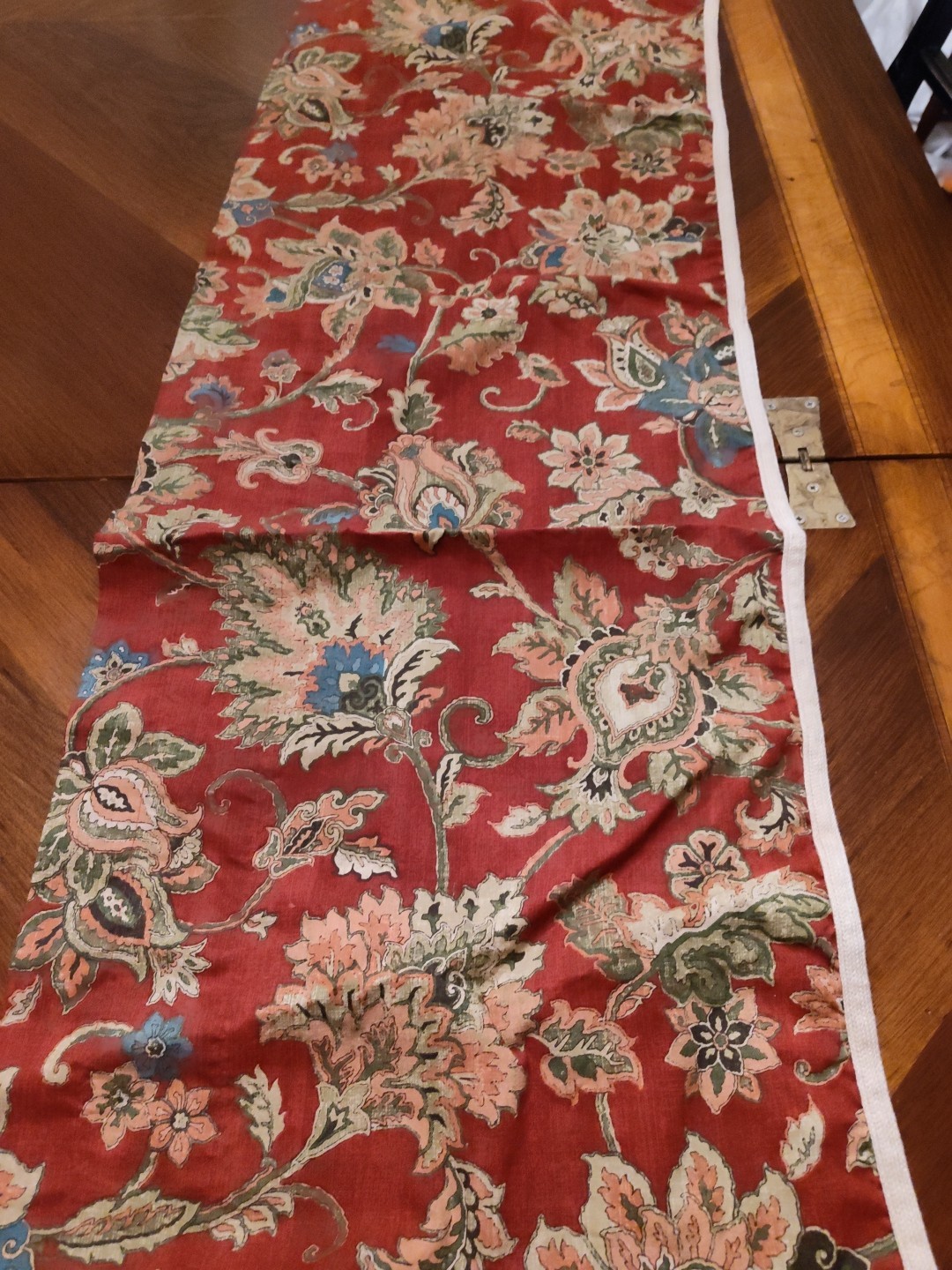 Ralph Lauren Chaps Annabelle Valance Curtain Red Floral 76″ x 18″ Tan Woven Trim