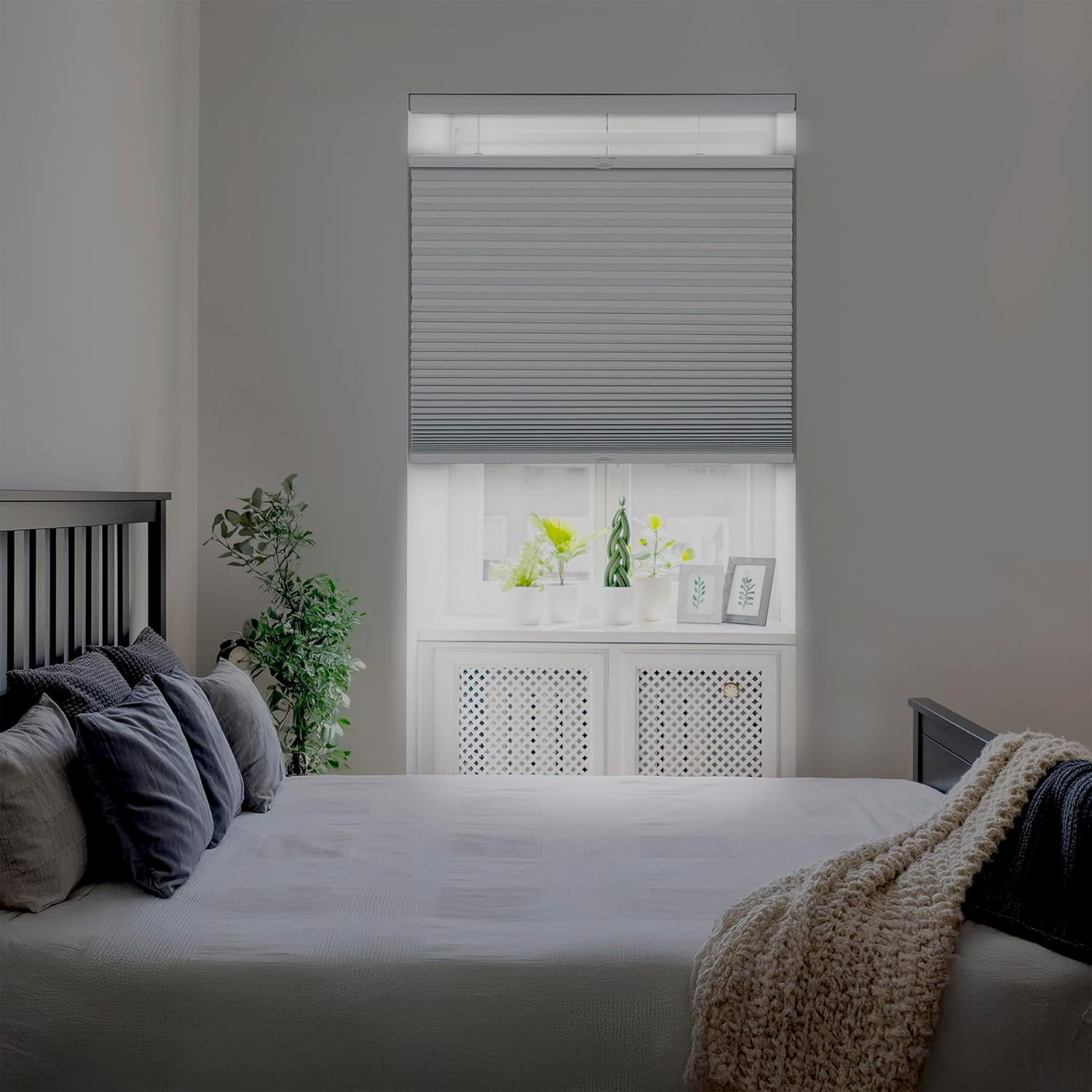 20.5″ Cordless Blackout Cellular Shade, White, Energy Saver