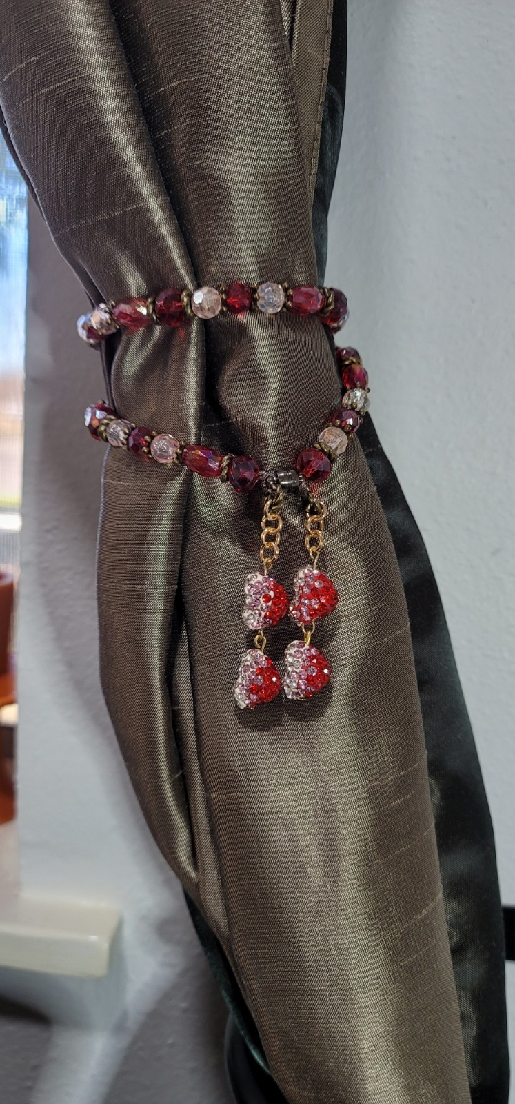Sparkling Ruby & Crystal Heart Singal Magnetic Curtain Tiebacks