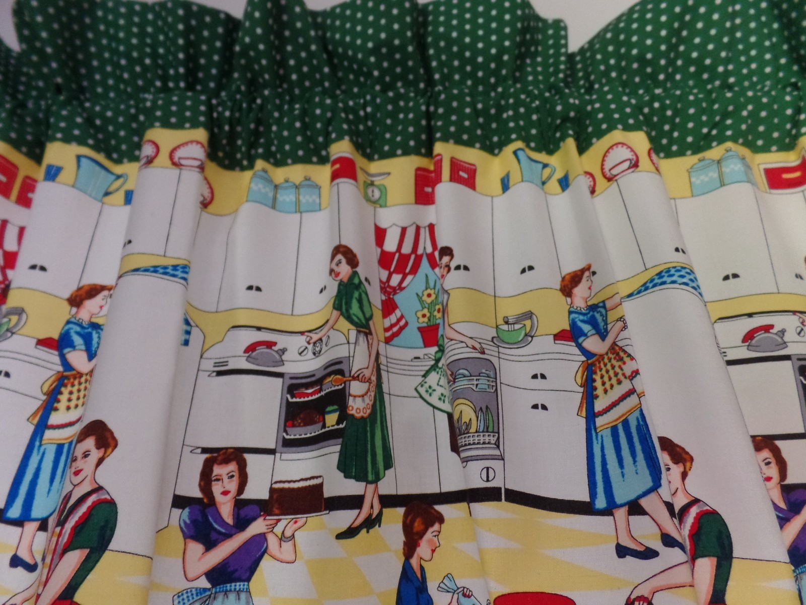 1950’s RETRO Kitchen Valances, Home Ec Women Working In Aprons In Kitchen Green