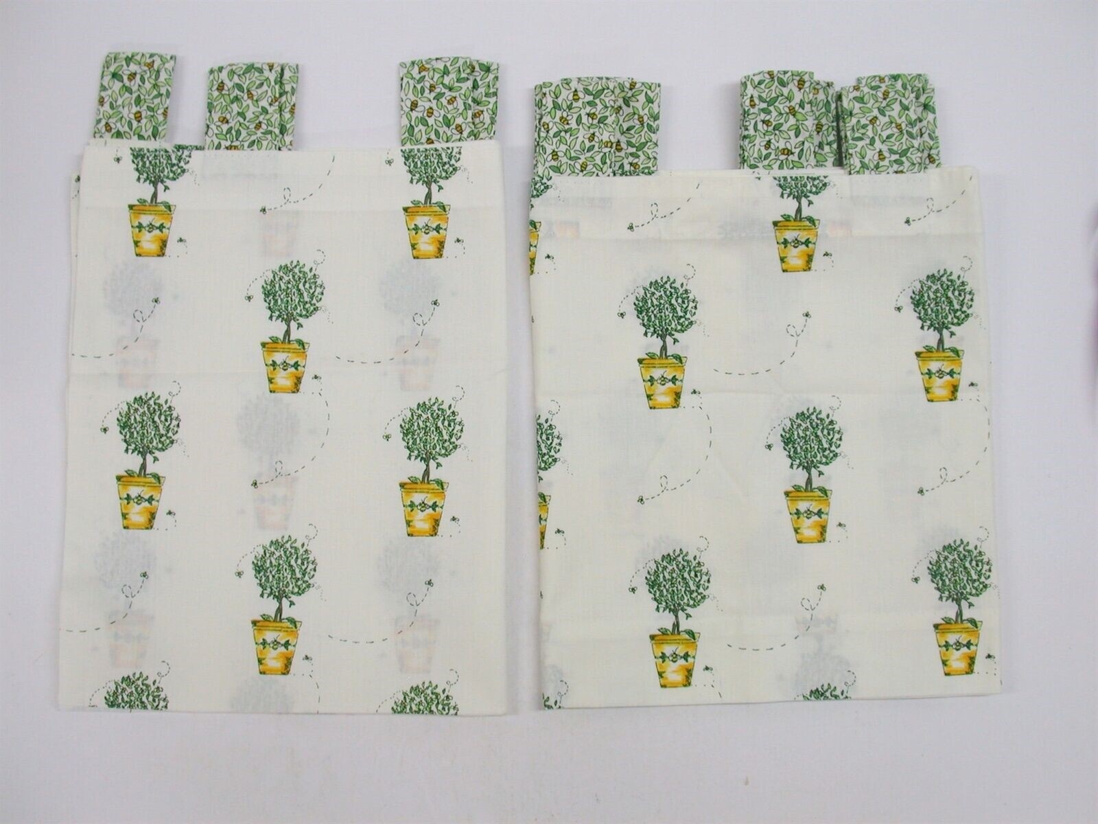 JC Penney BUSY BEE Valance & Tier Set ~ Green Yellow on Ivory Background
