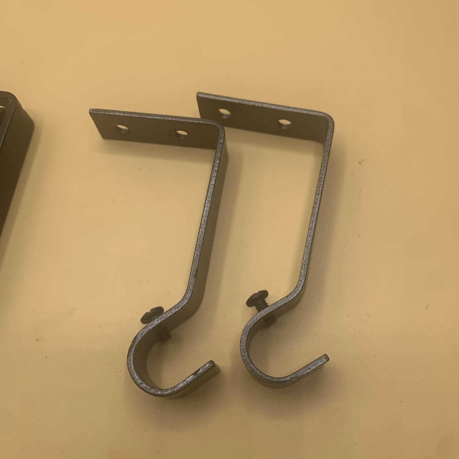 Adjustable Single Curtain Rod / Pipe Holders + 2 Solid Style Rod Holders
