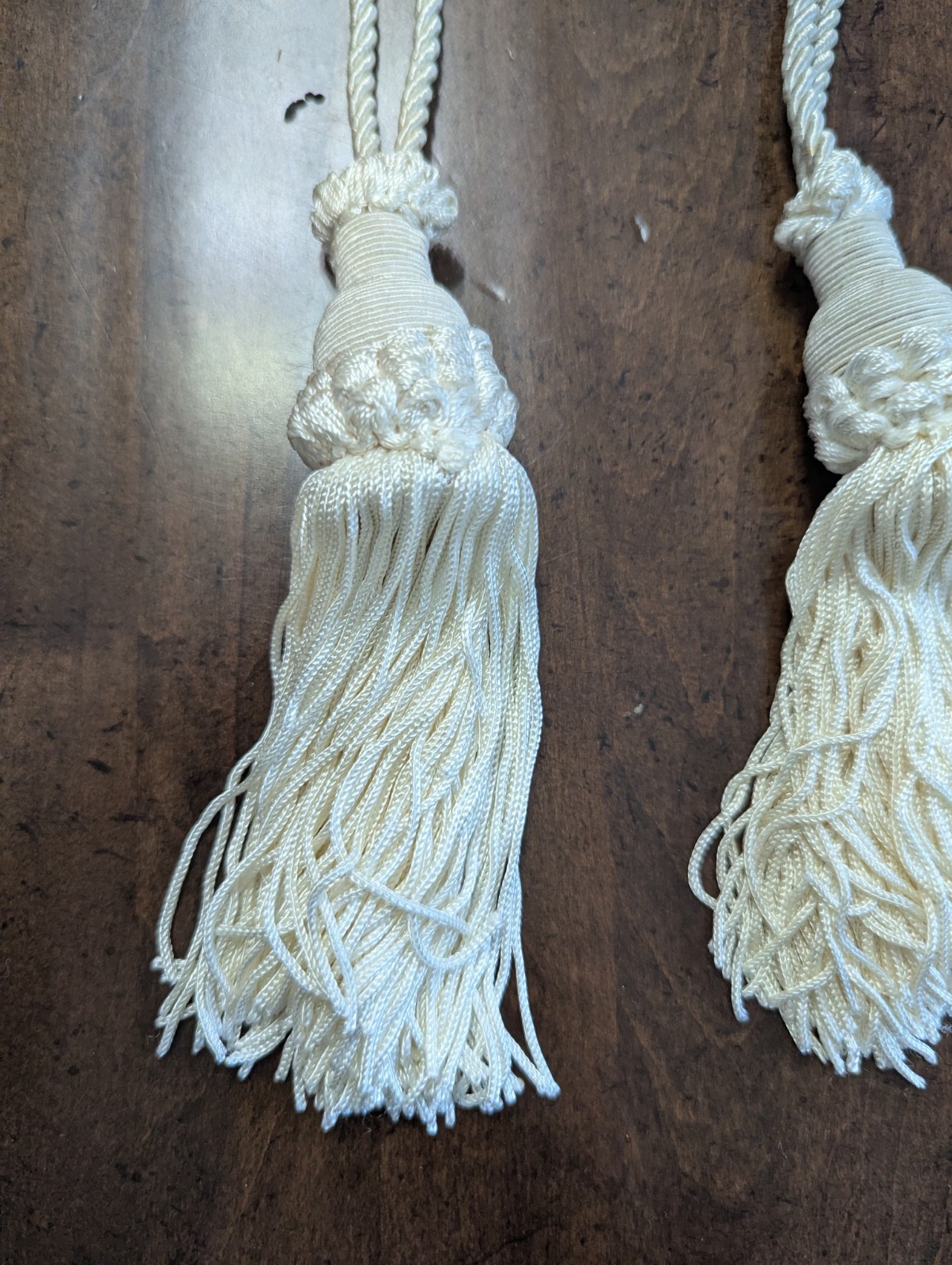 2/6″ long Polyester/Rayon IVORY Tassels w/4.5″ Short Cords x DECOR projets NEW