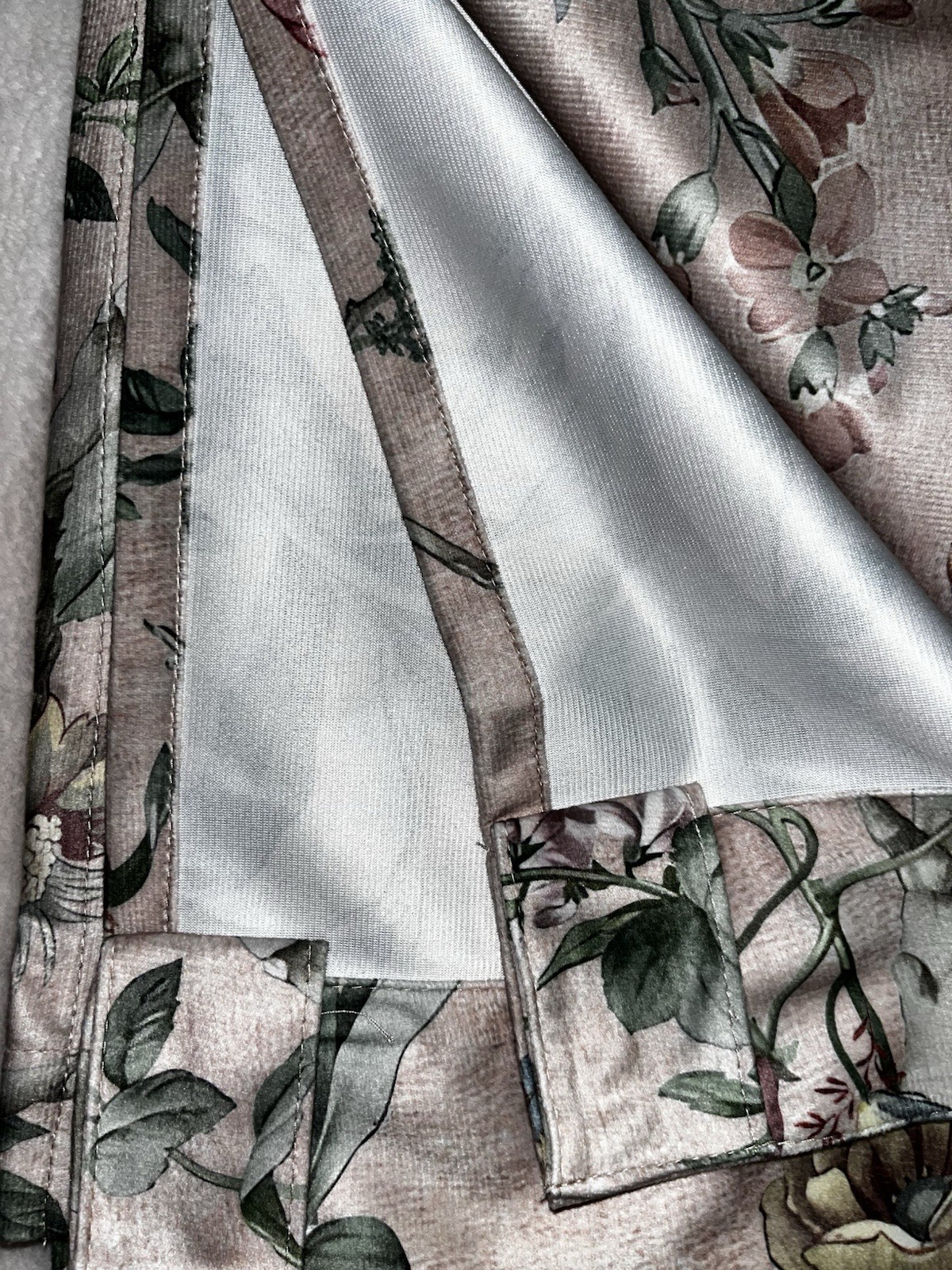 1-NWT CALLISTO HOME FLORAL PRINT BLUSH CURTAINS SET OF 2 PANELS SIZE 38”x 96”