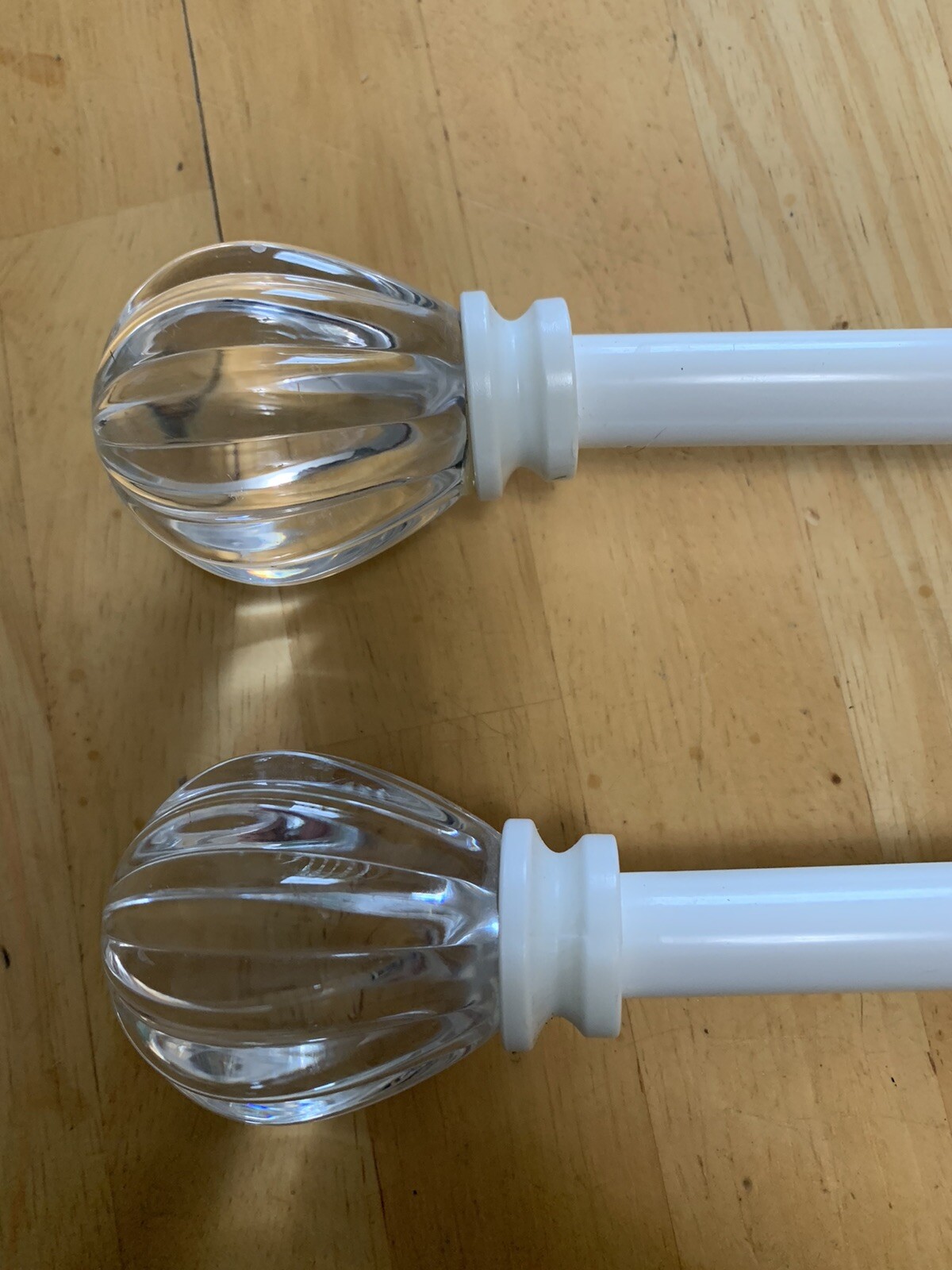 Set 2 White Metal Curtain Rods with Acrylic Cut Crystal Ball Finials to 48″