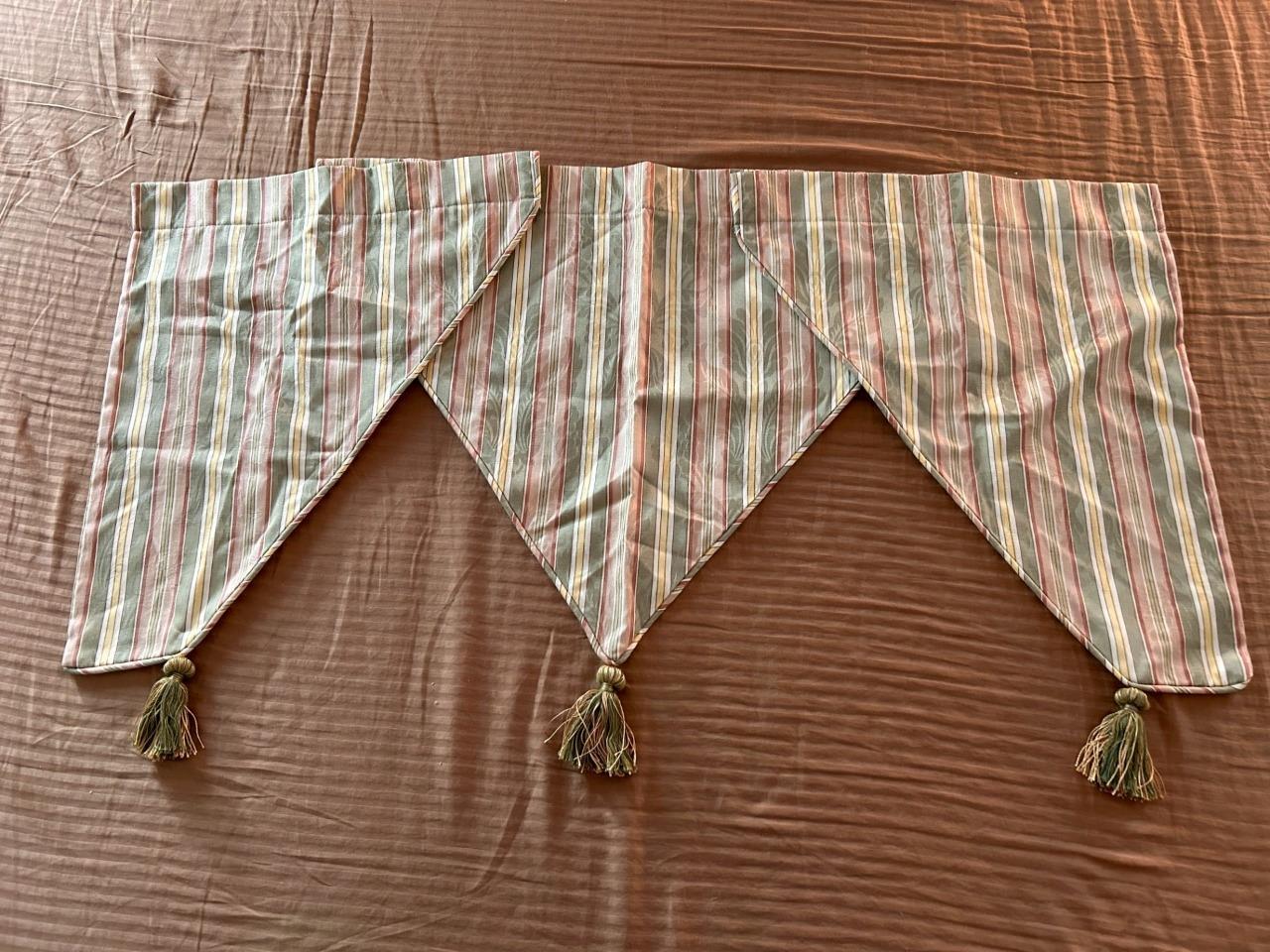 triple point valance 3 pieces colonial style gold green stripe lined tassels