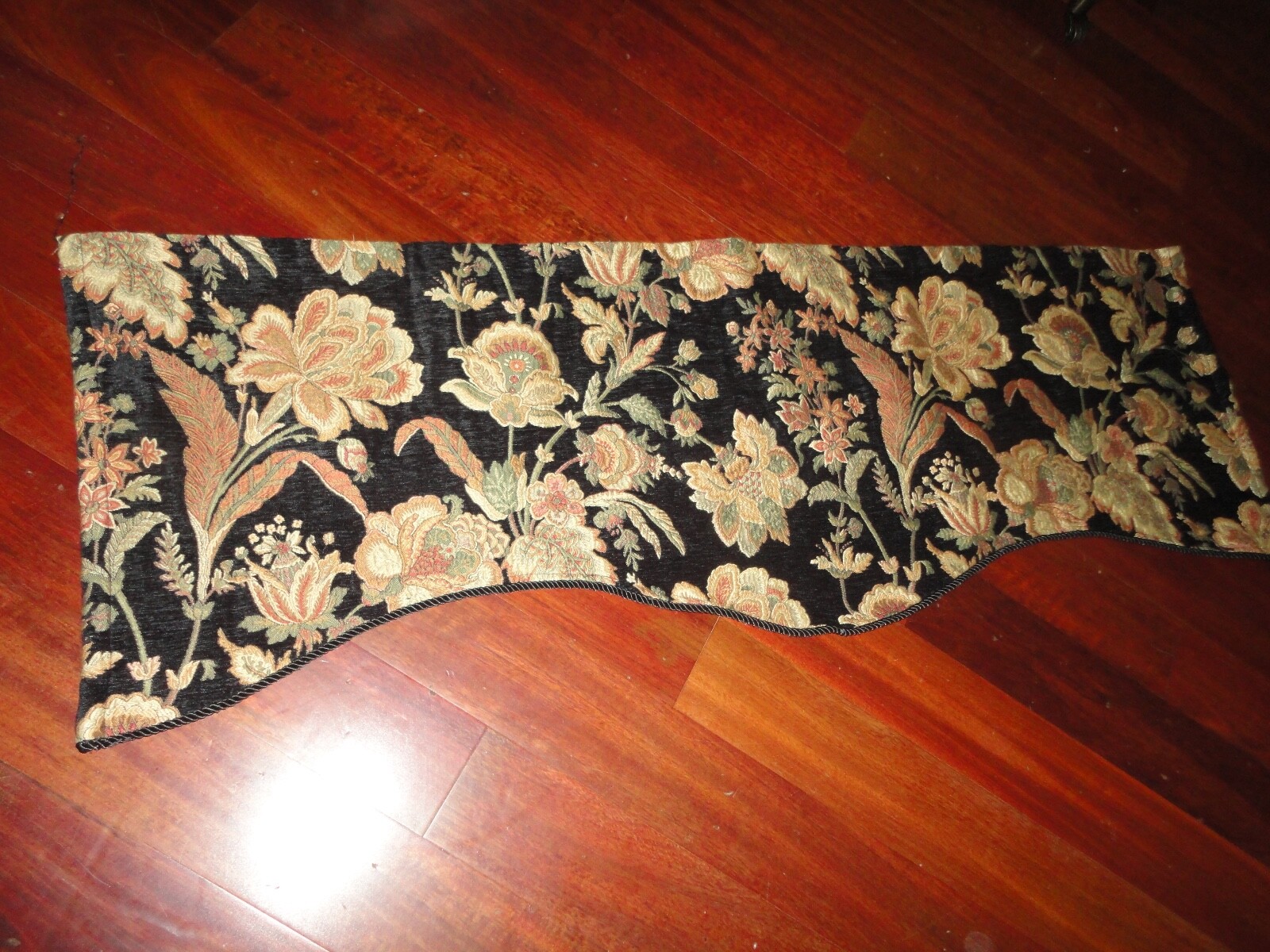 TWILL & BIRCH BLACK TERRACOTTA GOLD FLORAL CHENILLE (1) SCALLOPED VALANCE 18X52