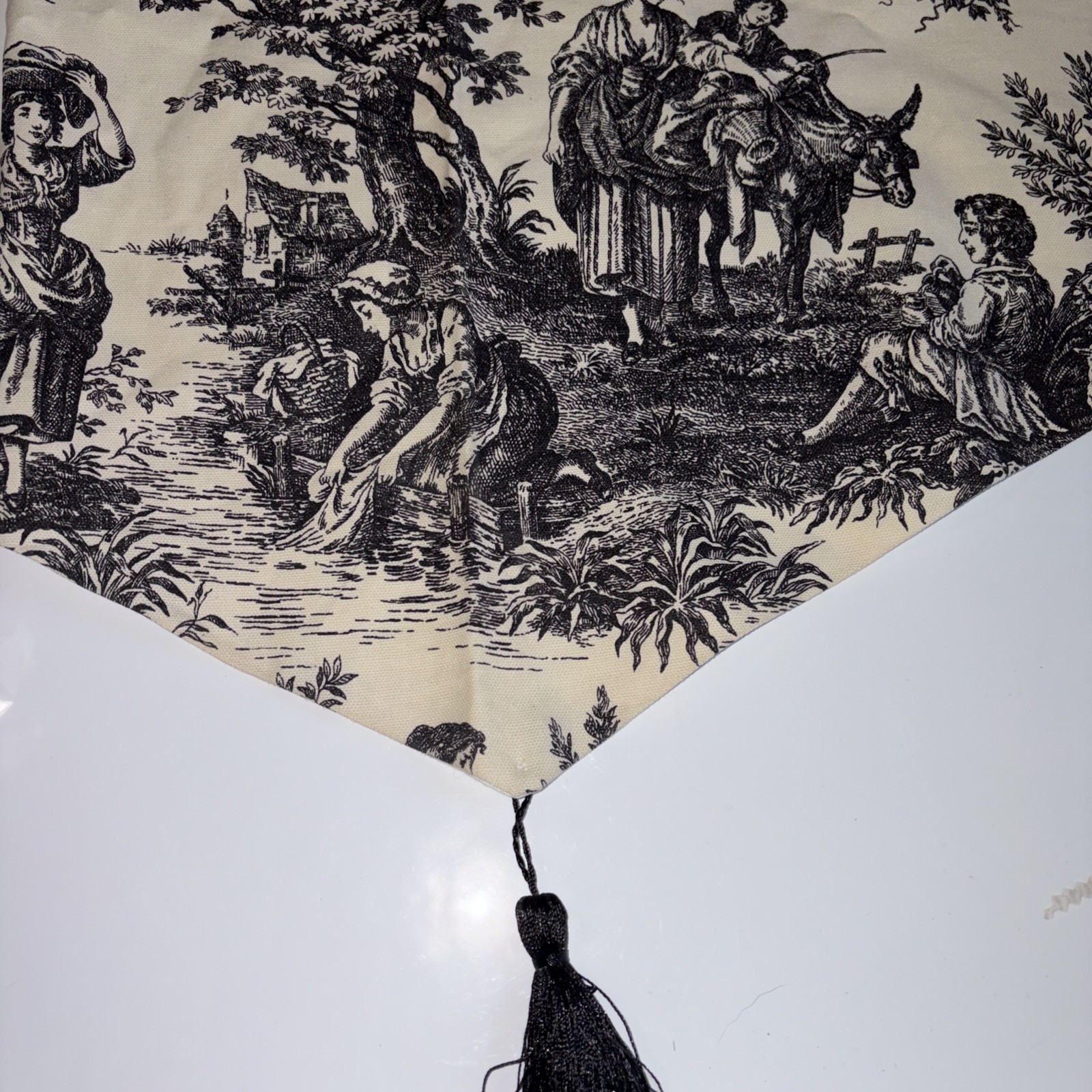 Waverly Country Life Black Toile Ascot Valance w/ Tassel 52”