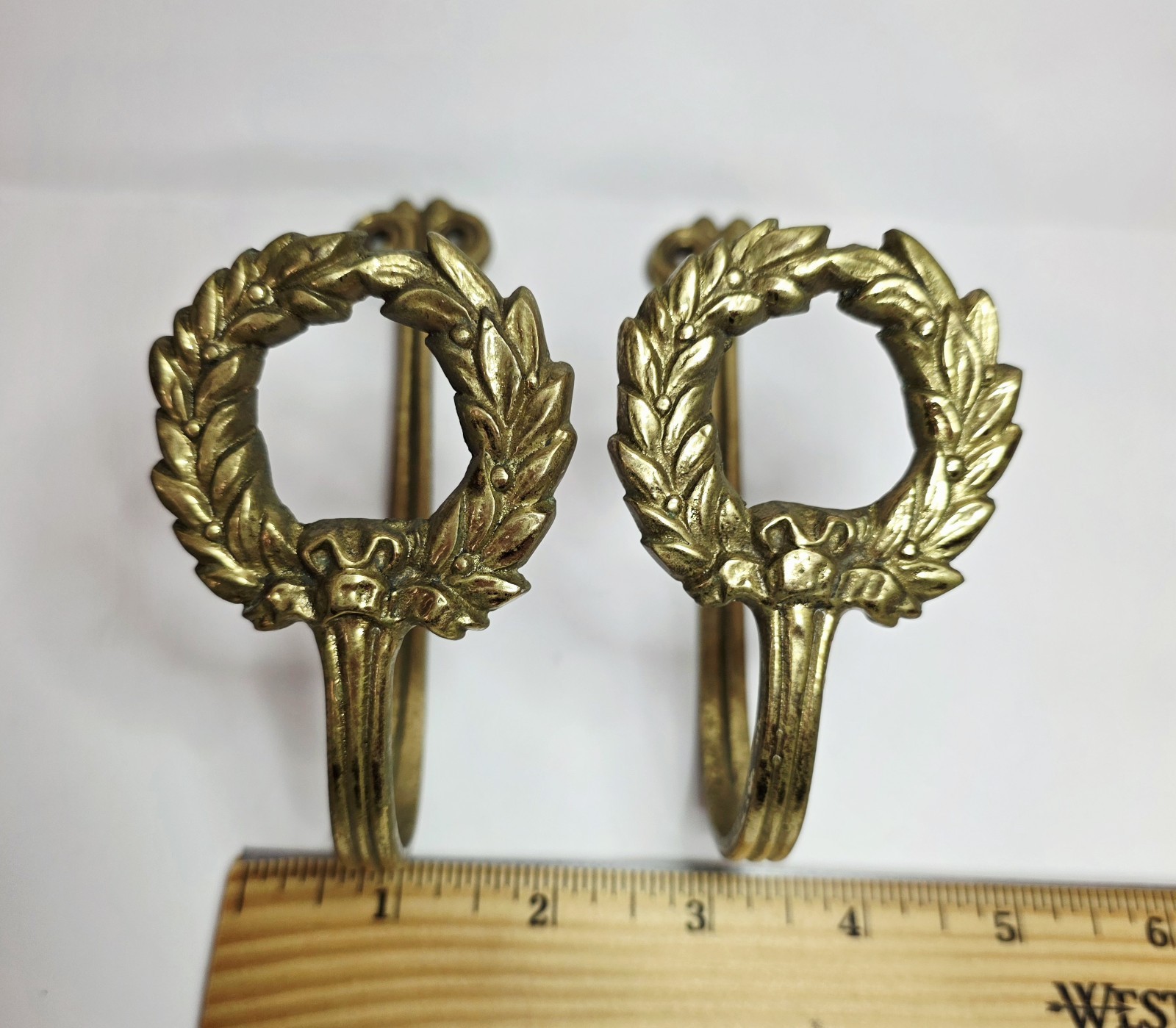 Vintage Gilded Brass Art Deco Laurel Wreath Set of 2 Curtain Tiebacks Holders