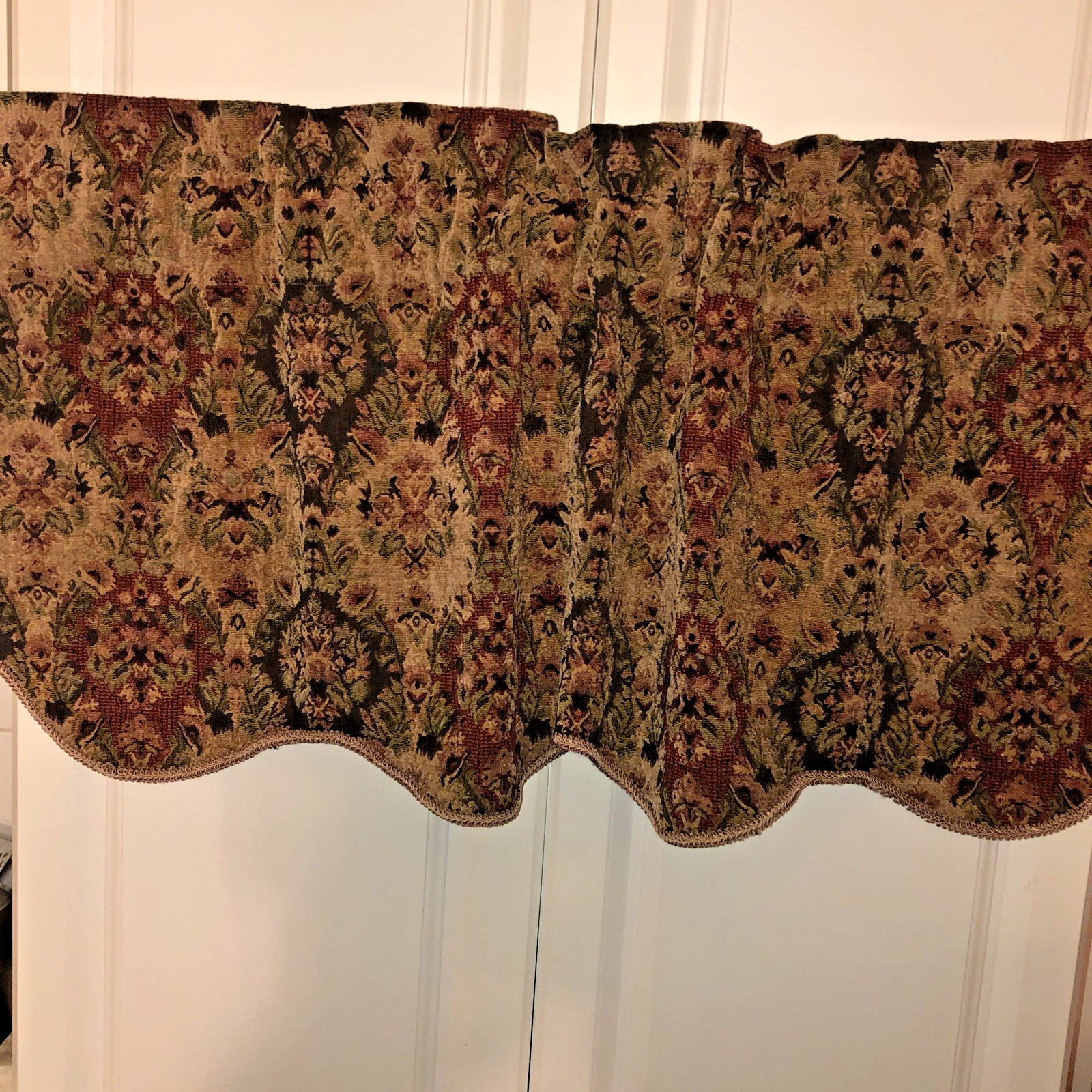 Vintage Victorian Style 50×22 Gold tan Multi Tapestry Floral Scalloped Valance