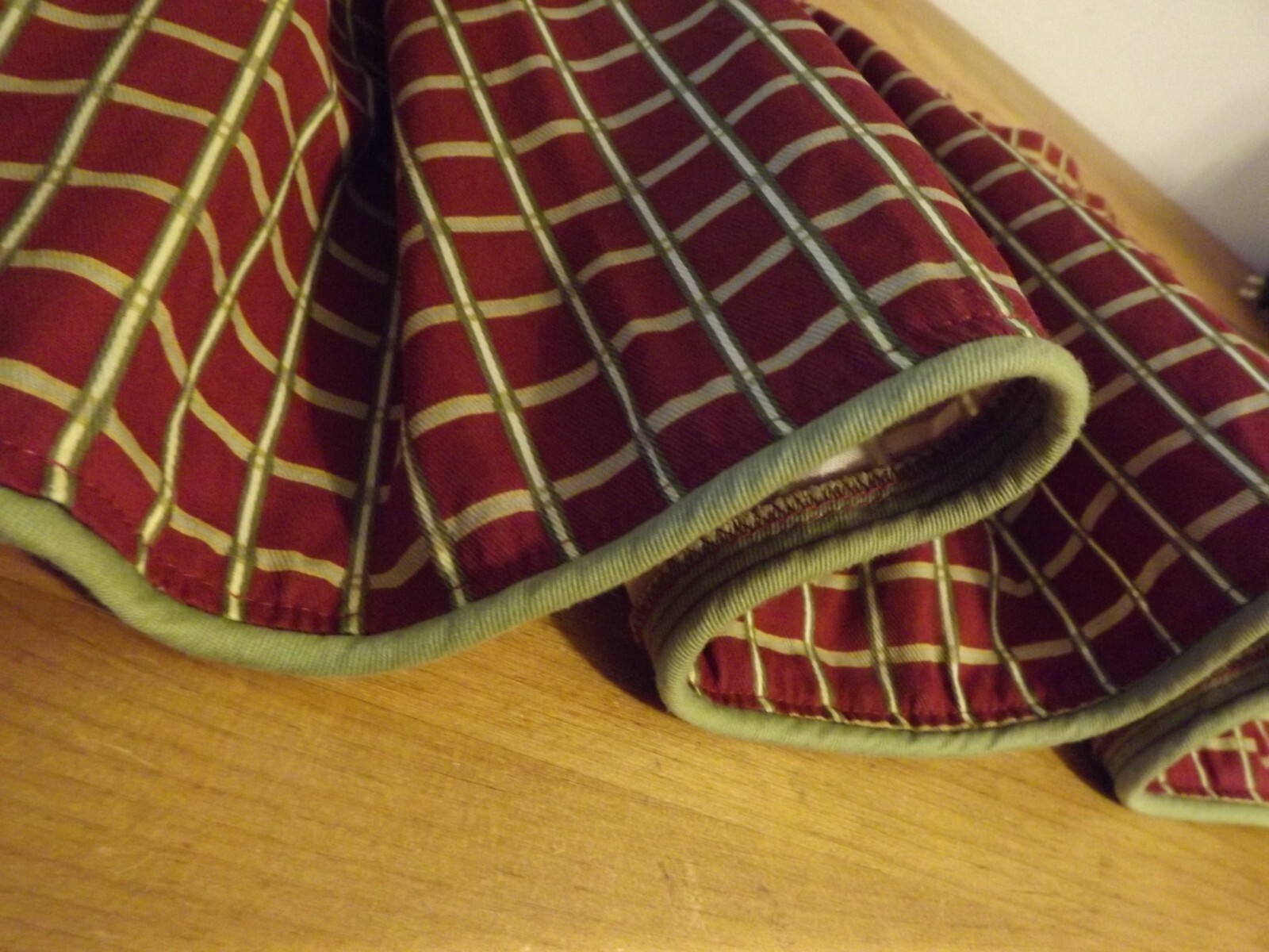 SPRINGS BURGANDY & GREEN windowpane VALANCE 58Wx14″ 3 available