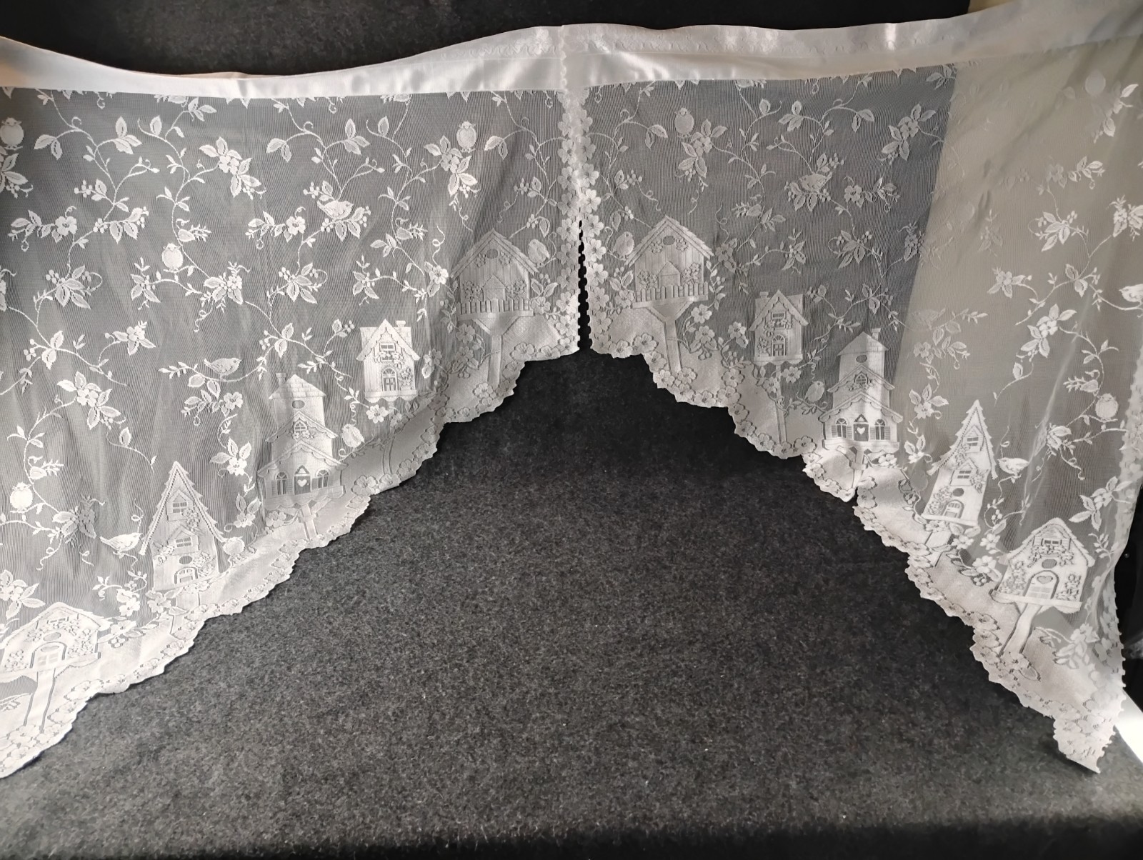 Pair White Floral Lace Triangle Valance Swag Sheer Bird House Birds Floral 28×36