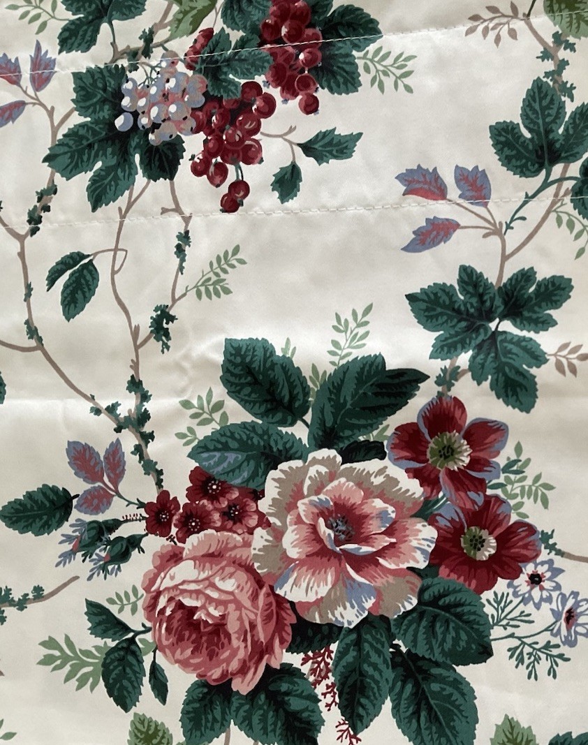 Unbranded VINTAGE Floral/Grapes Curtain/Valance 80 X 16 Beautiful Pre-own