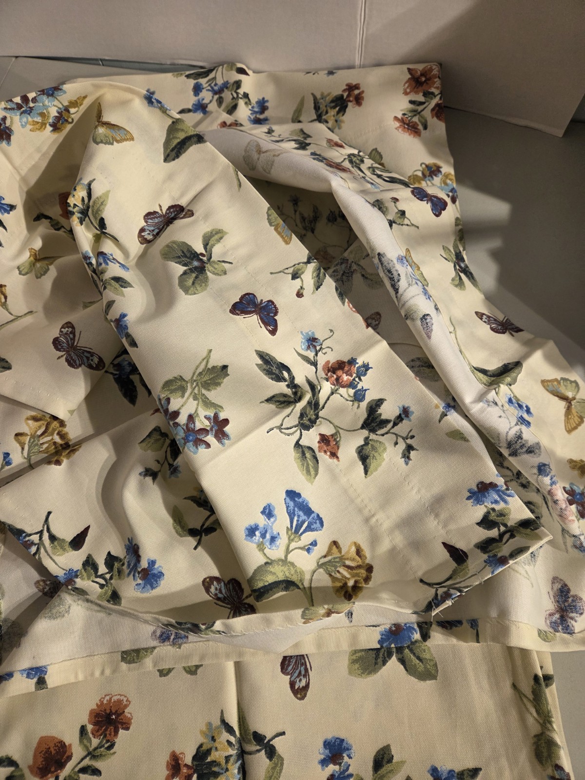 Country Curtians Floral & Butterflies 2 Panels 63″ New