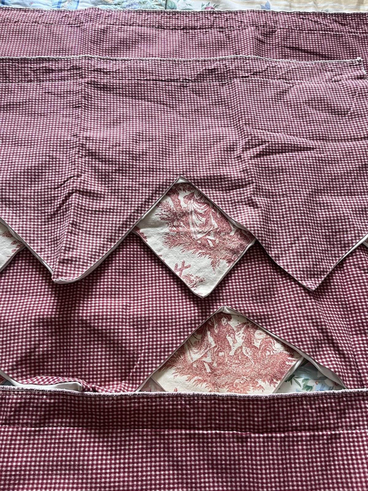 VTG Red Cream Toiled Valances (4) Checkered Pointed FrenchCountry Farm