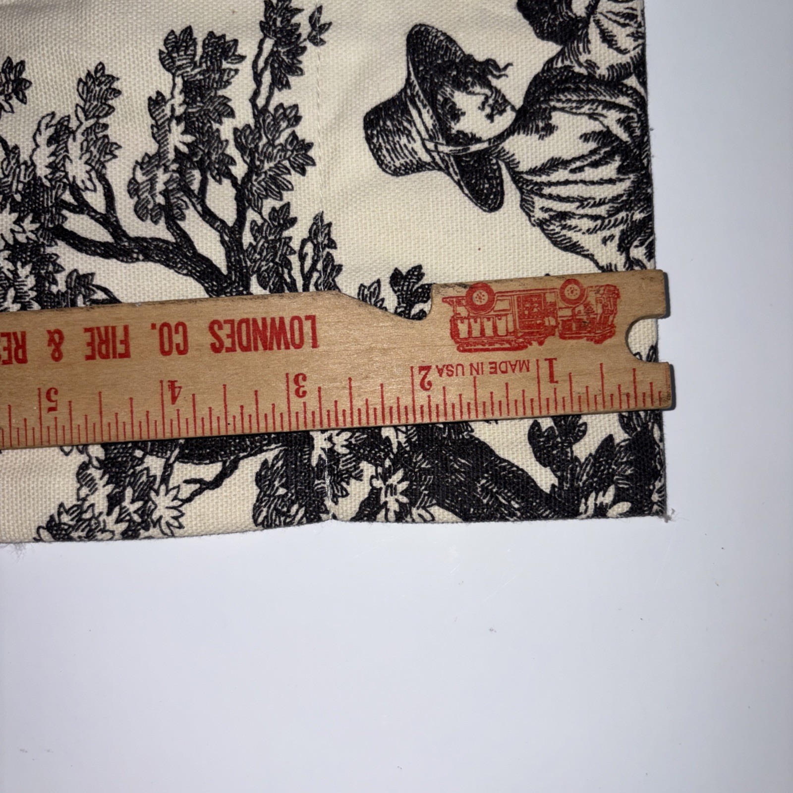 Waverly Country Life Black Toile Ascot Valance w/ Tassel 52”