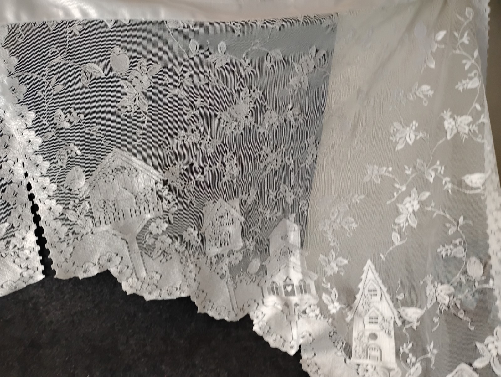 Pair White Floral Lace Triangle Valance Swag Sheer Bird House Birds Floral 28×36