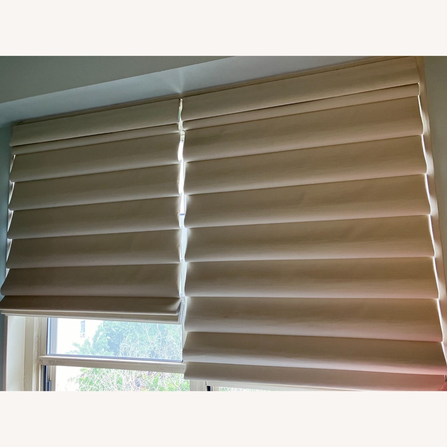 BRAND NEW / 4 – Levolor Roman Lift Type Cordless Shades – (Upper West Side)