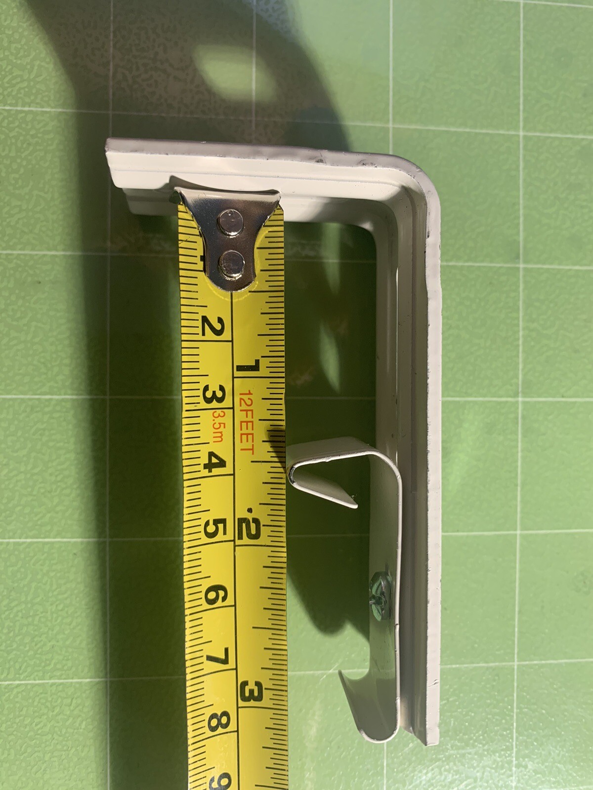 Bali Graber Vertical Blind G85 Bracket 1-1/2 Inch Headrail (Outside Mount)